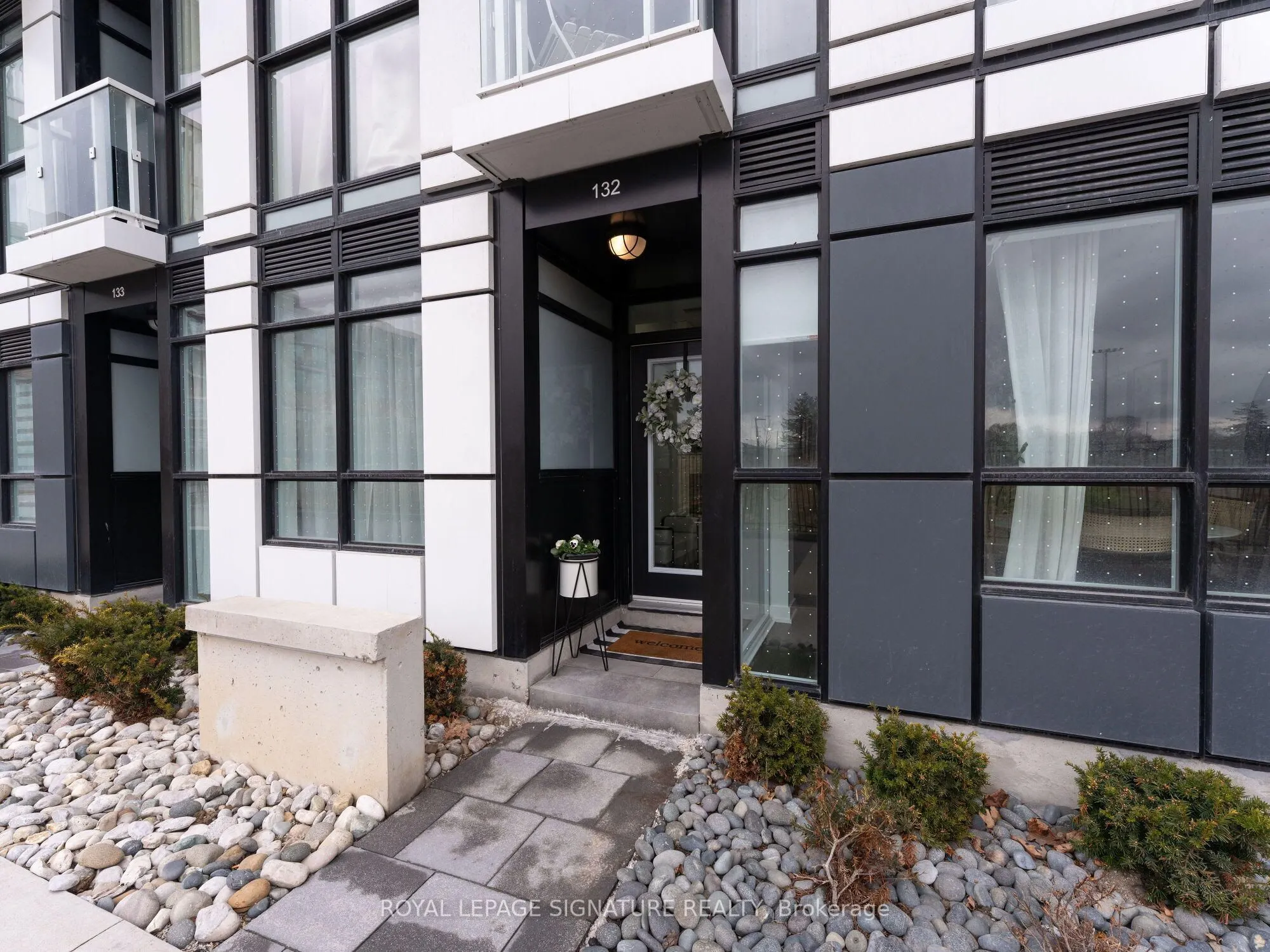 251 Manitoba Street S #132