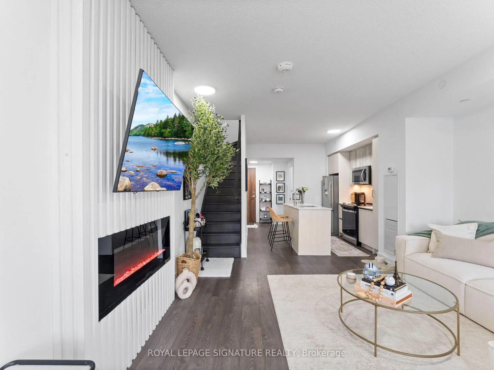 251 Manitoba Street S #132