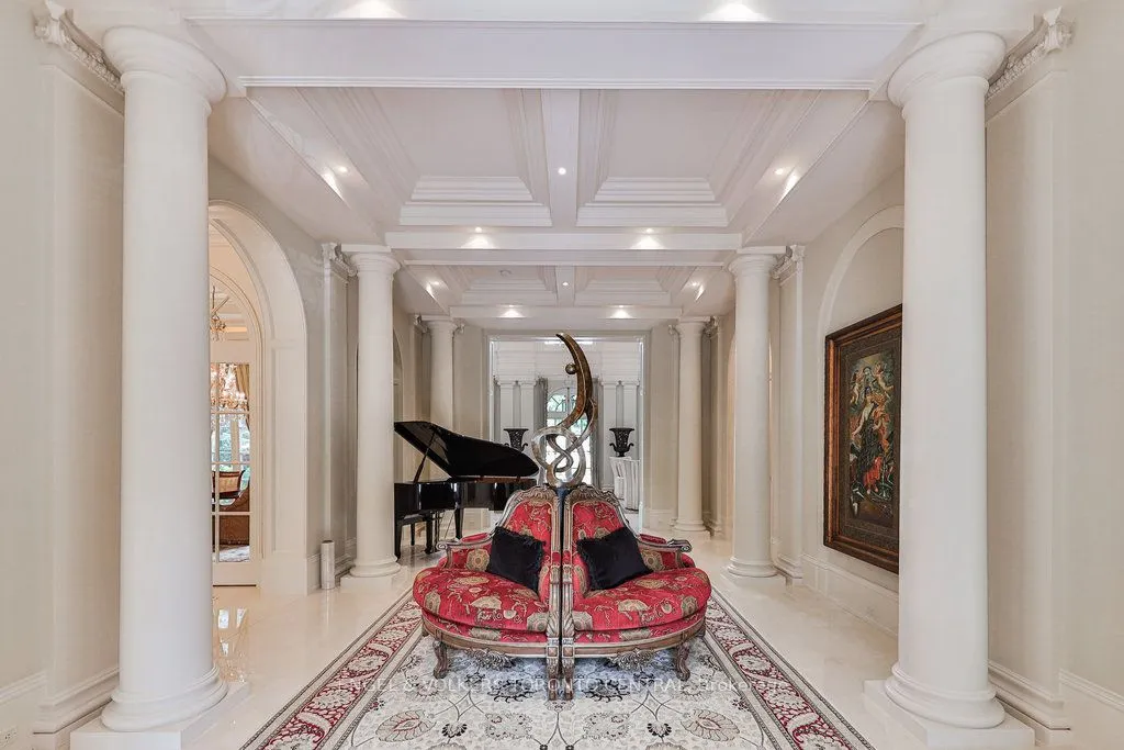 489 Lakeshore Road E