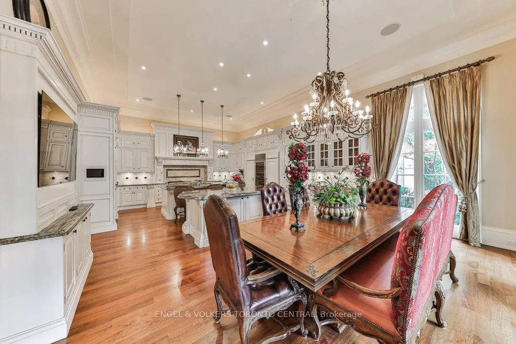 489 Lakeshore Road E