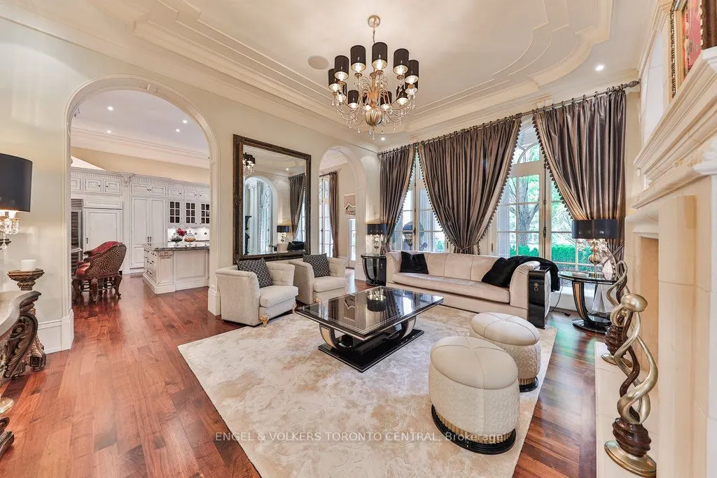 489 Lakeshore Road E