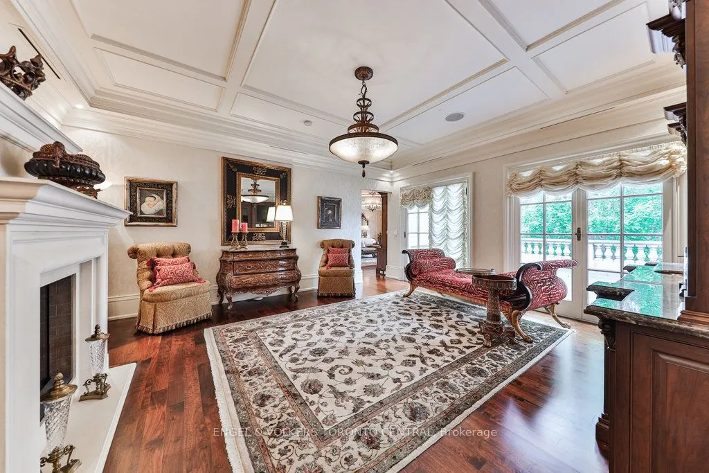489 Lakeshore Road E