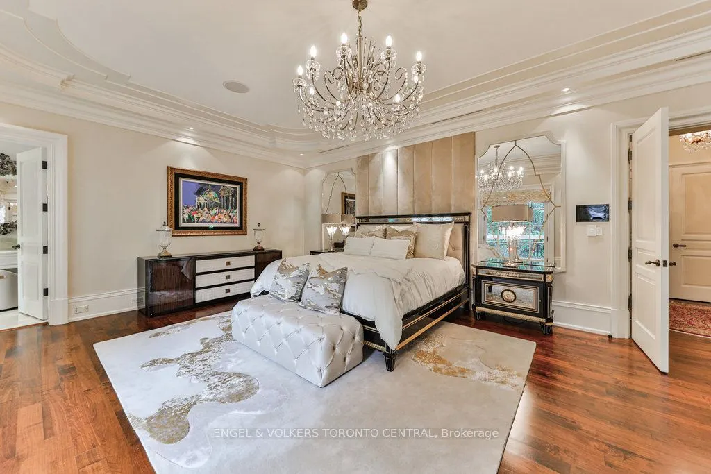 489 Lakeshore Road E