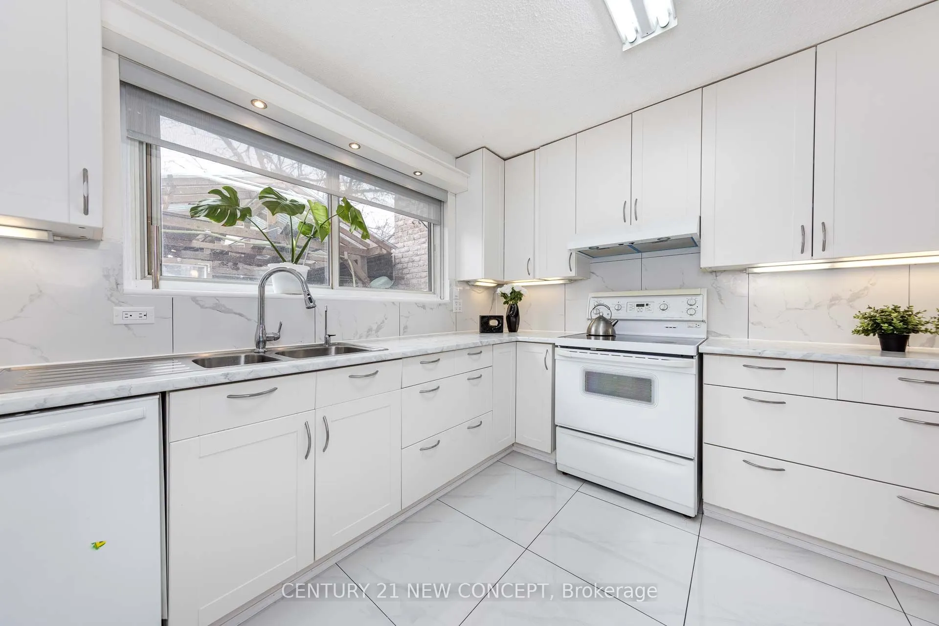 1310 Gulleden Drive, #13