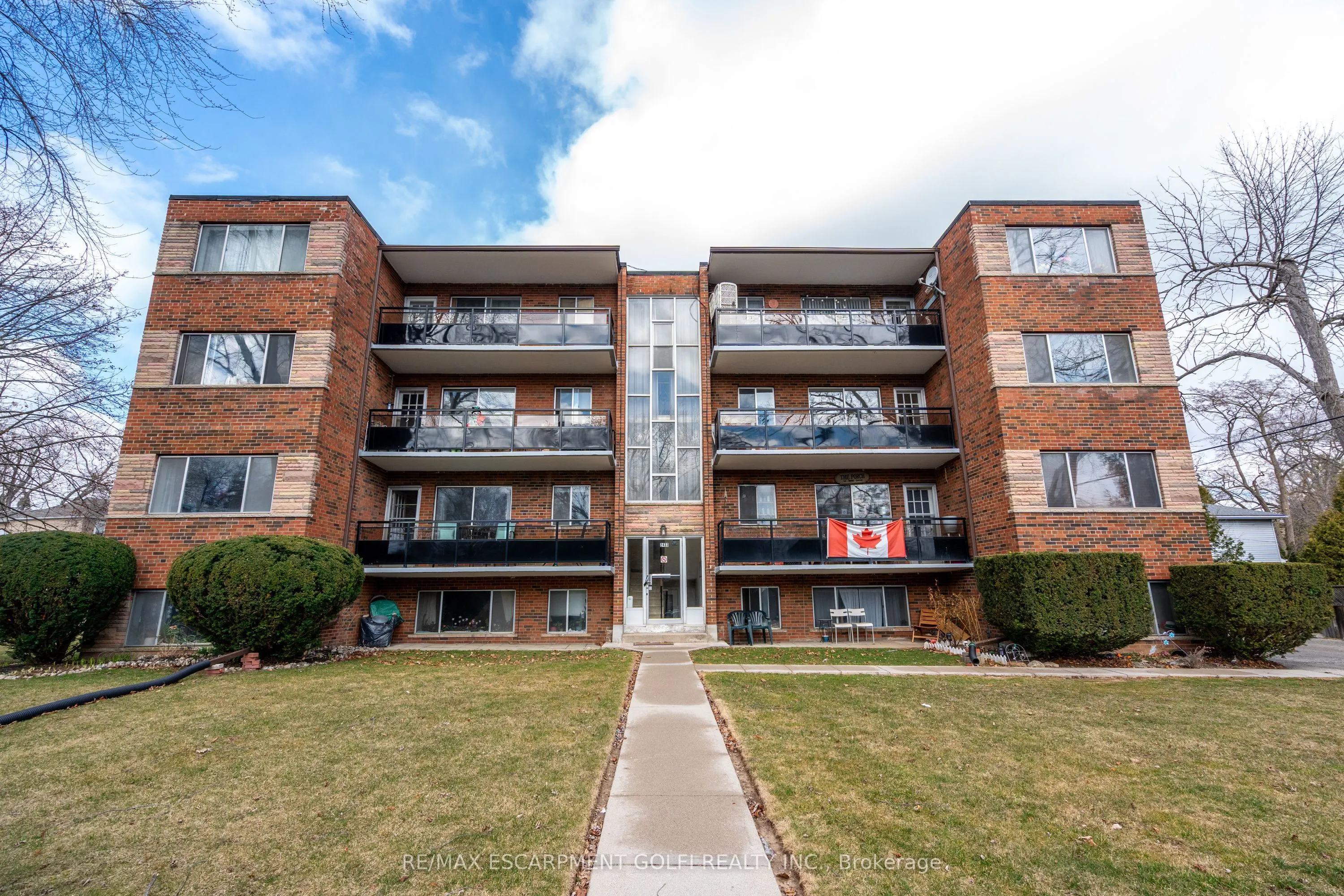 2433 First Street, #11