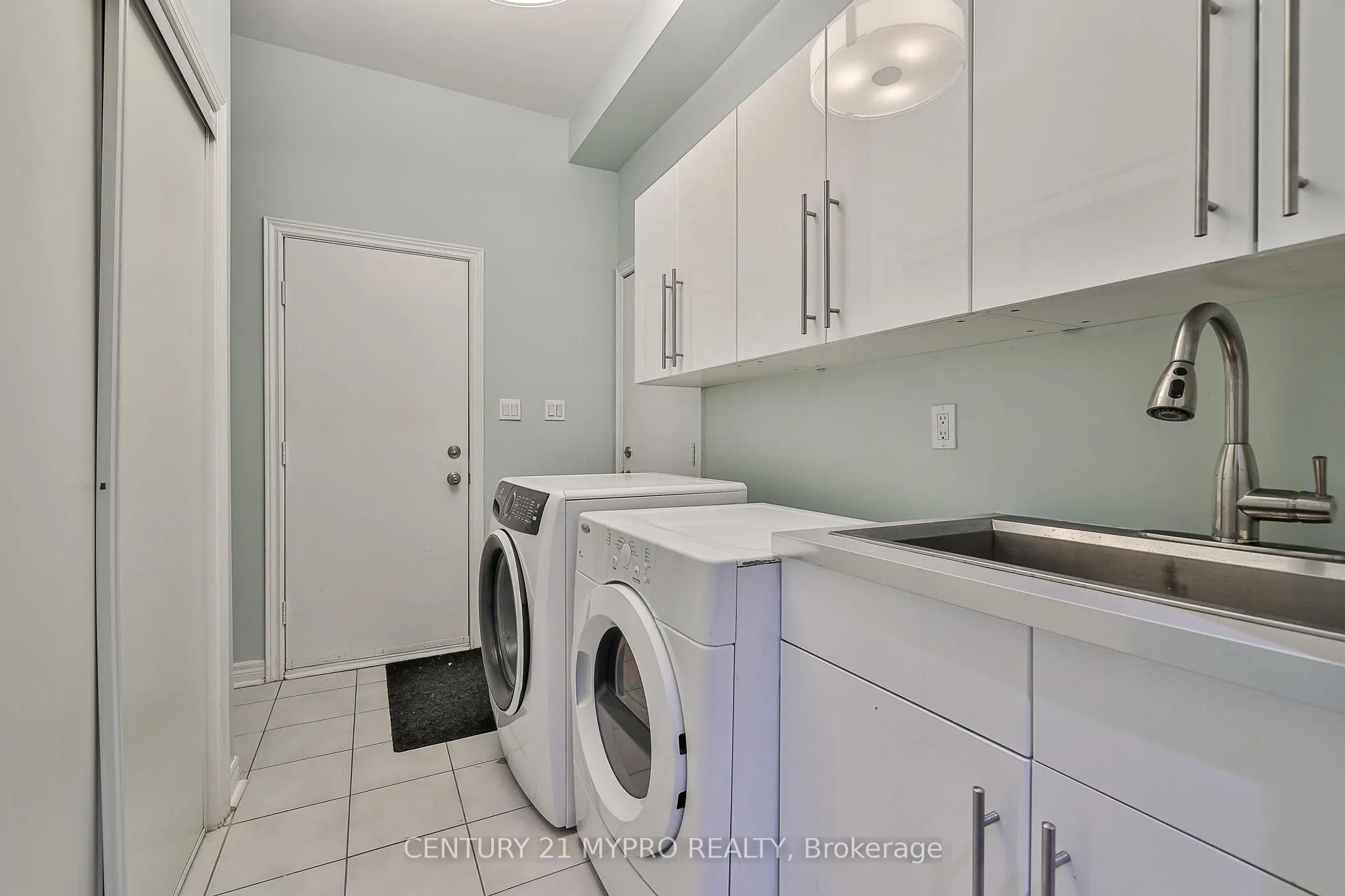 1665 Glenvista Drive