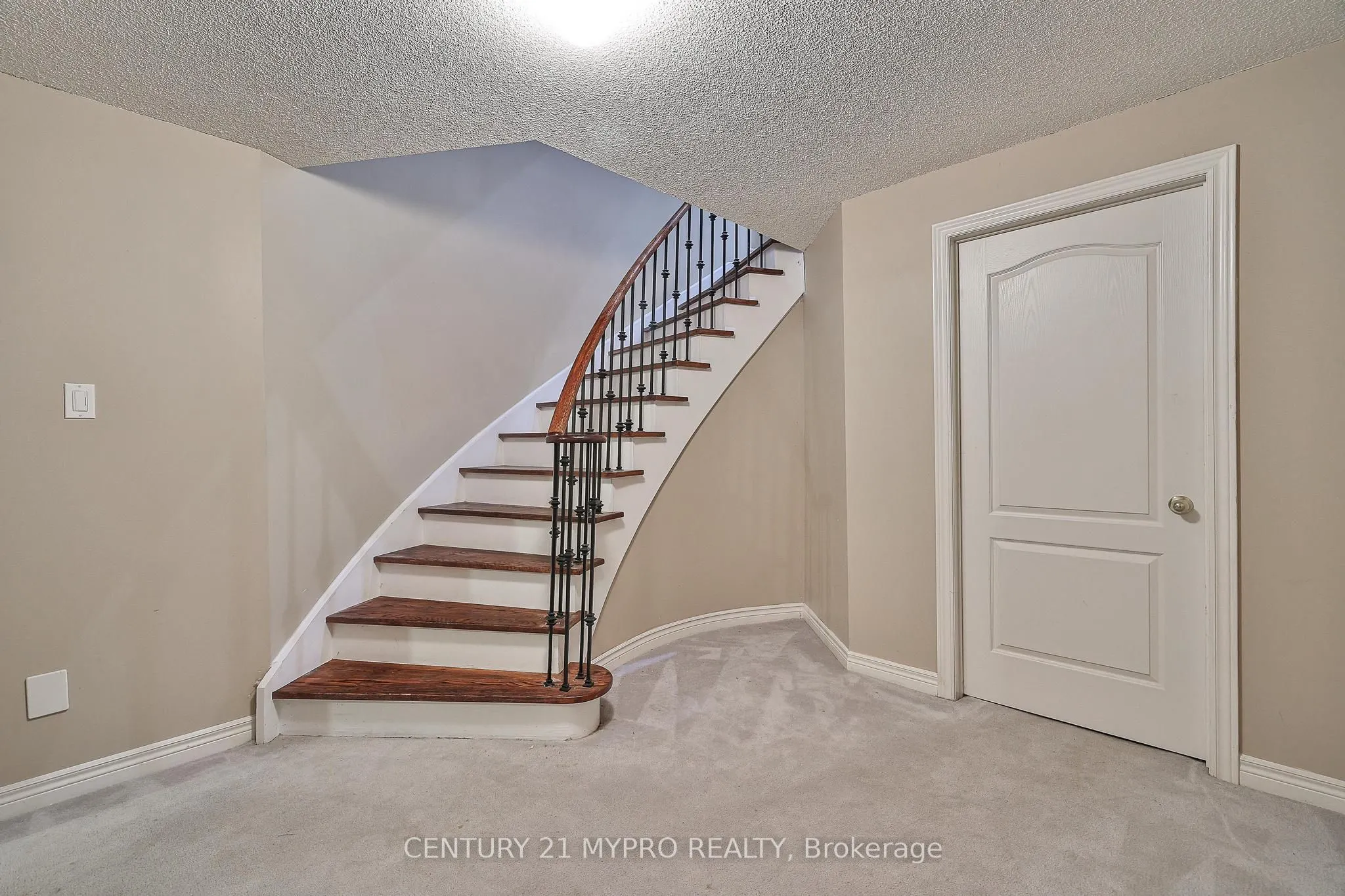 1665 Glenvista Drive