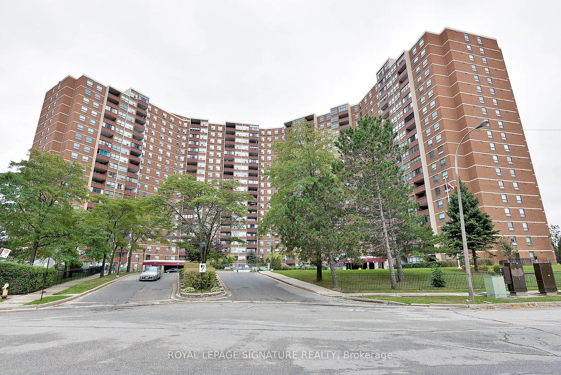 627 The West Mall Drive, #1401