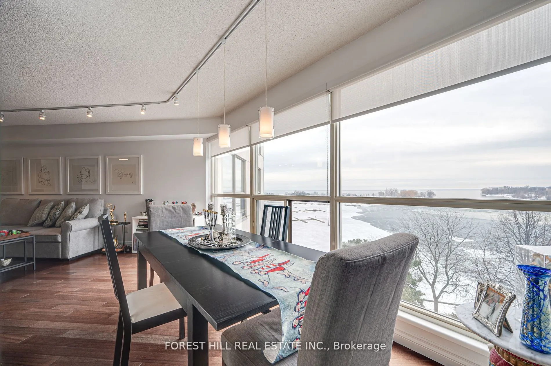2267 Lakeshore Boulevard W #707