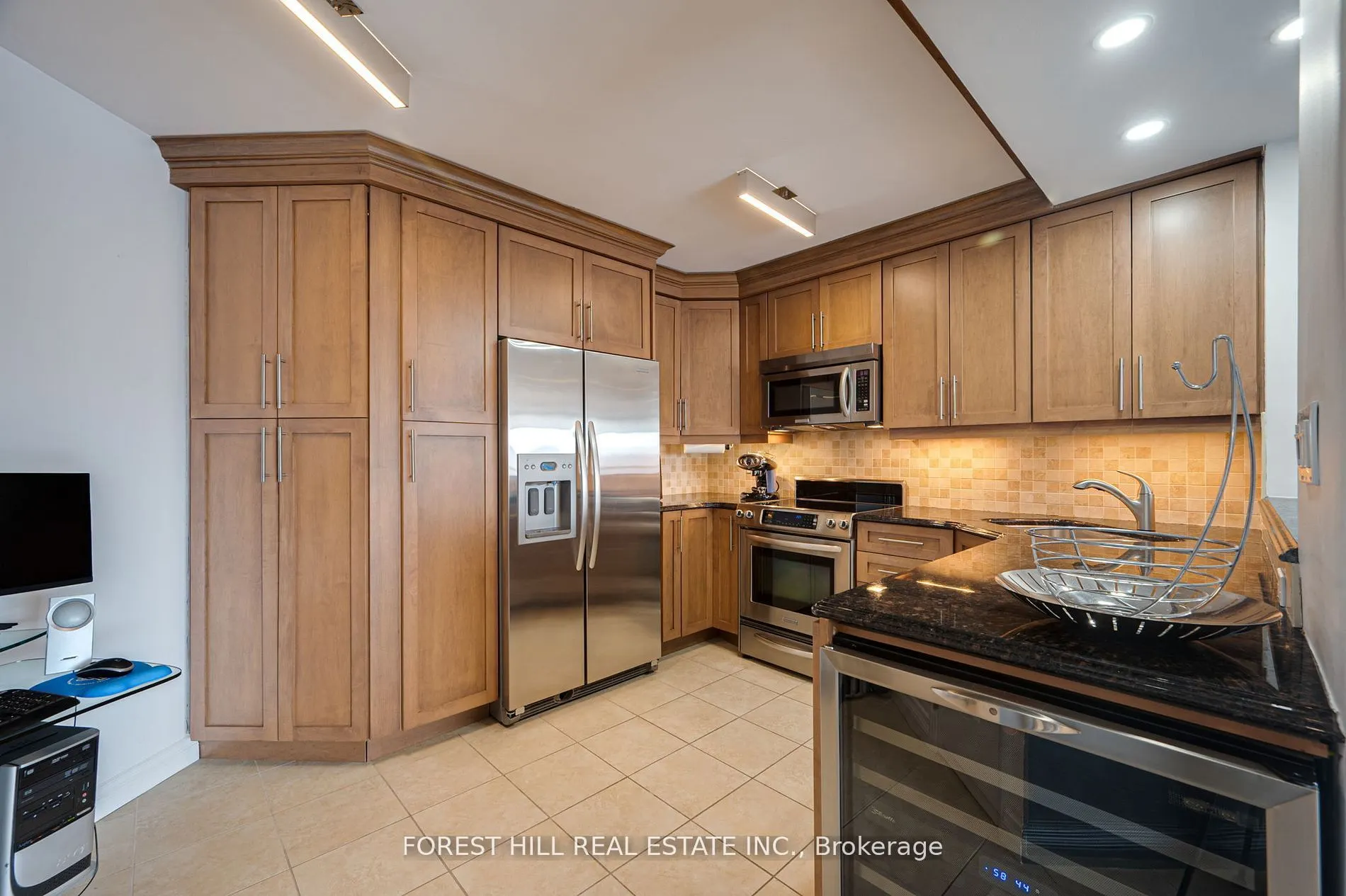 2267 Lakeshore Boulevard W #707