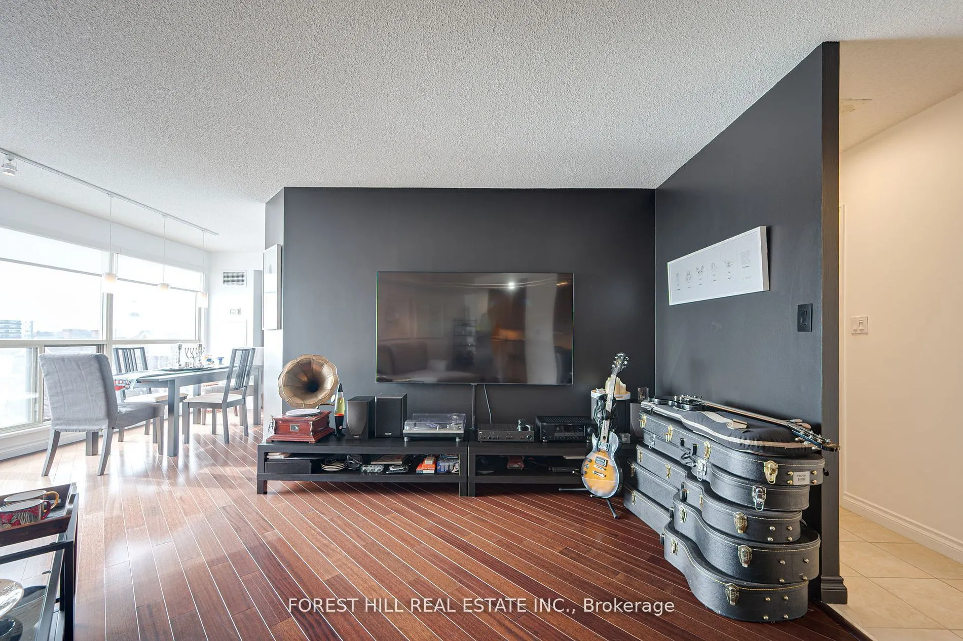 2267 Lakeshore Boulevard W #707