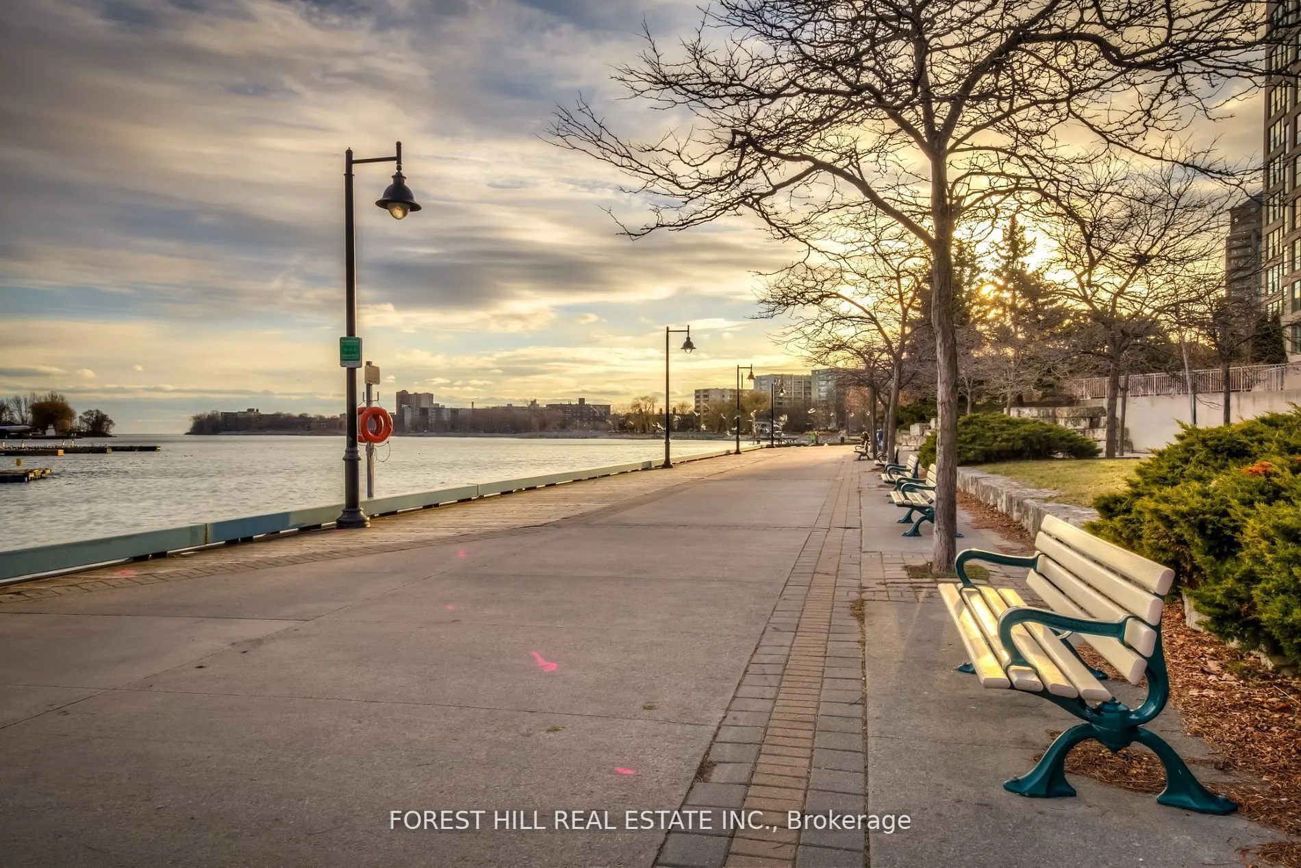 2267 Lakeshore Boulevard W #707
