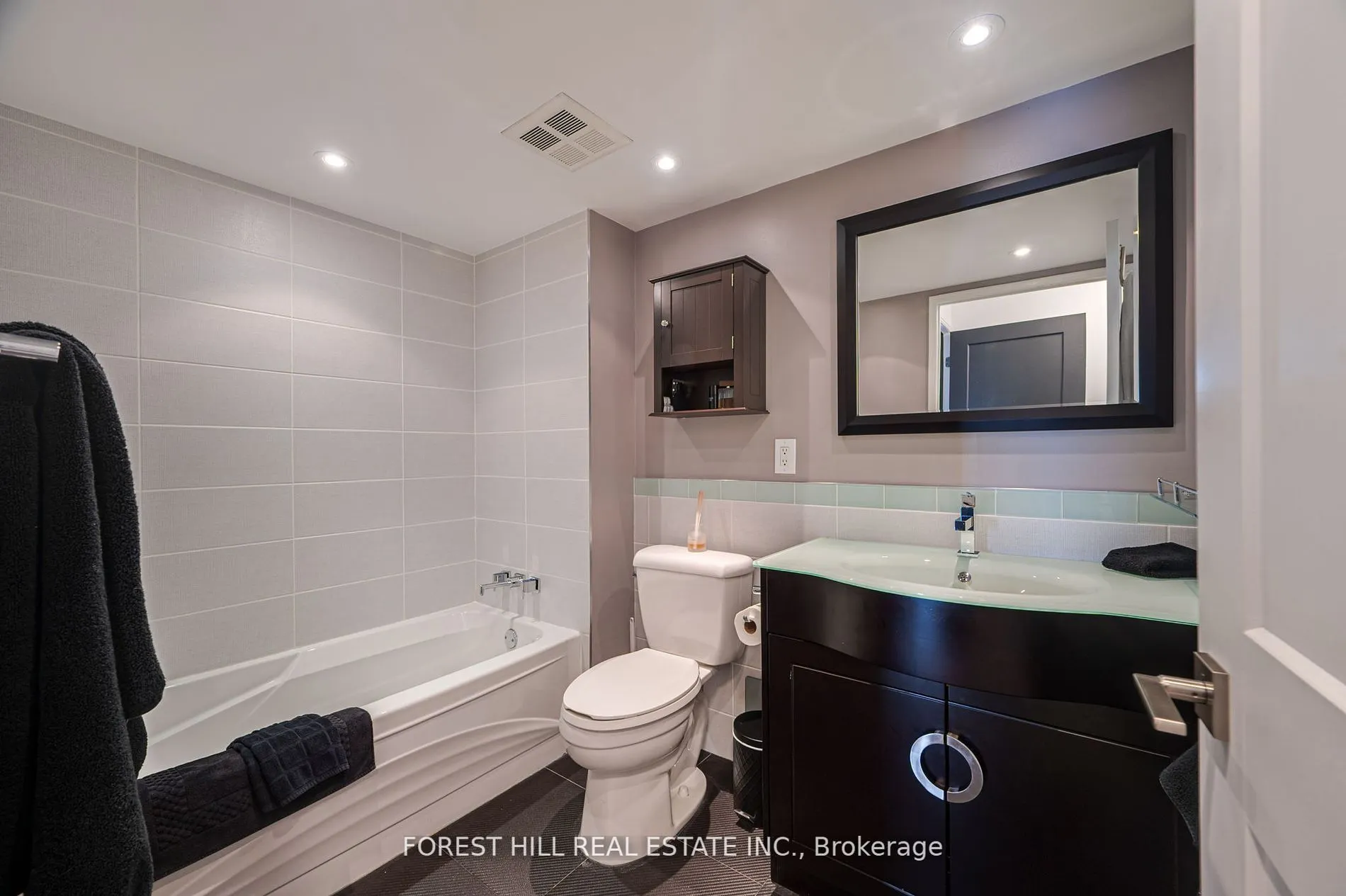 2267 Lakeshore Boulevard W #707
