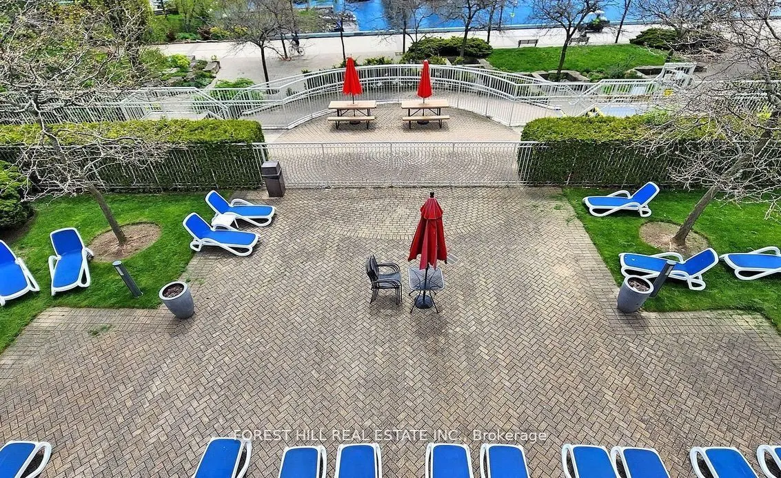 2267 Lakeshore Boulevard W #707