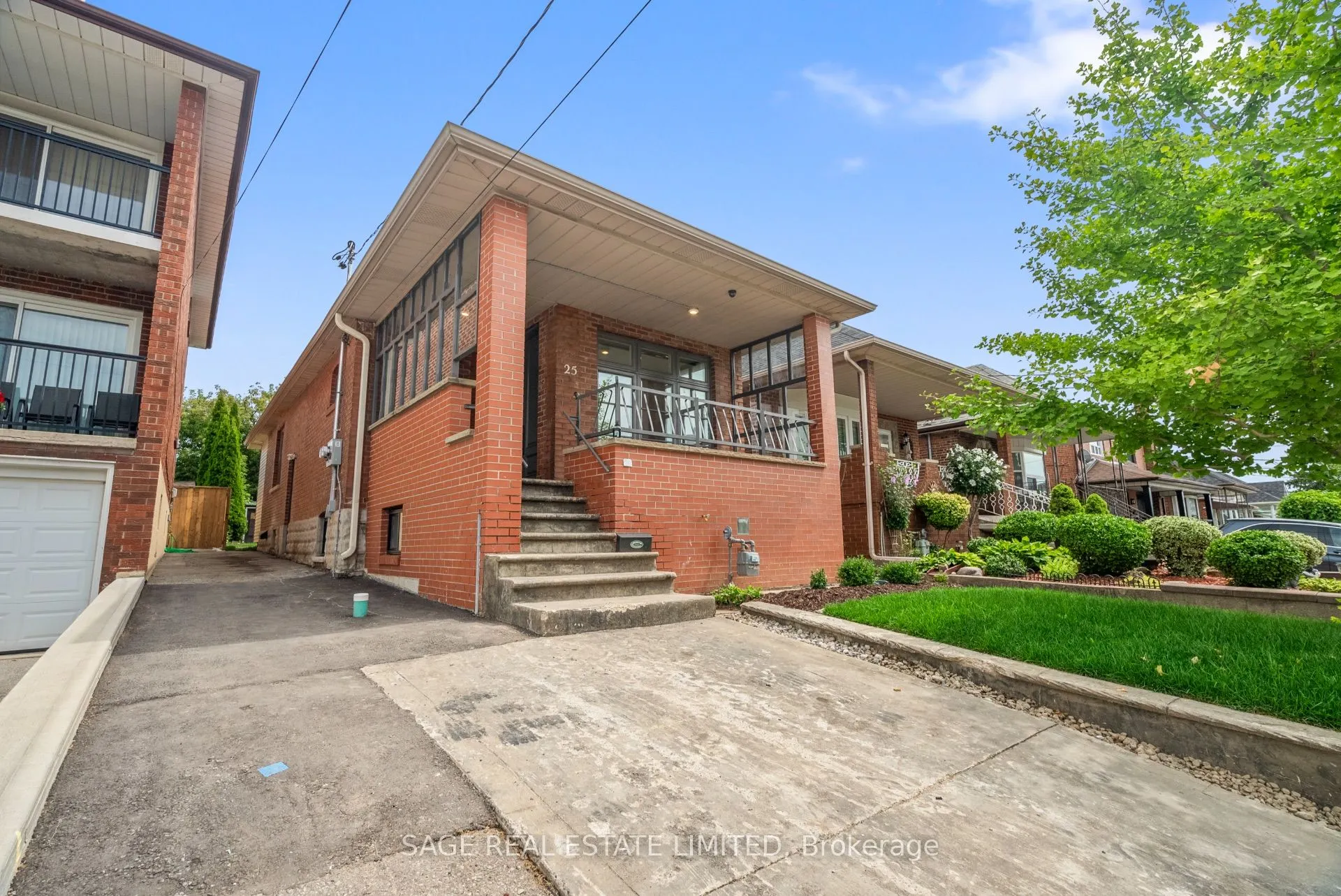 25 Chamberlain Avenue
