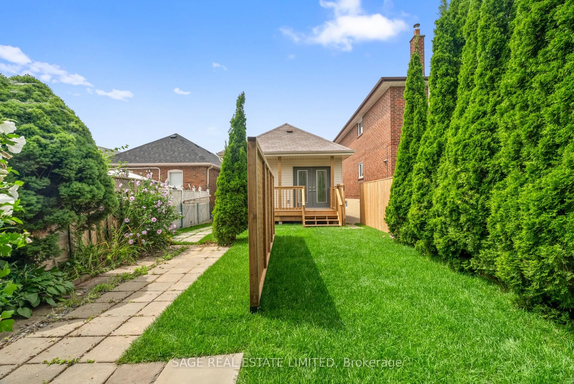 25 Chamberlain Avenue