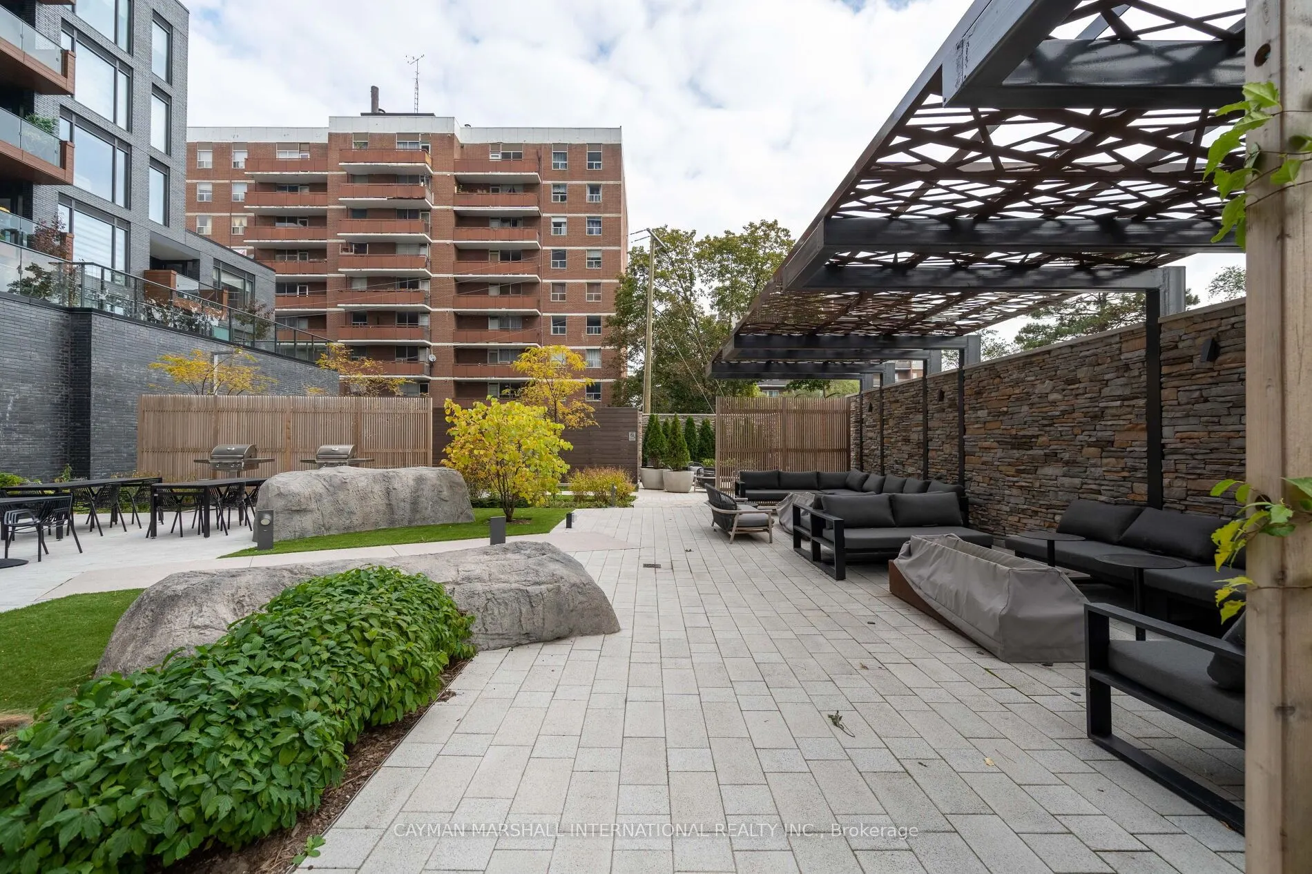 21 Park Street E #1103