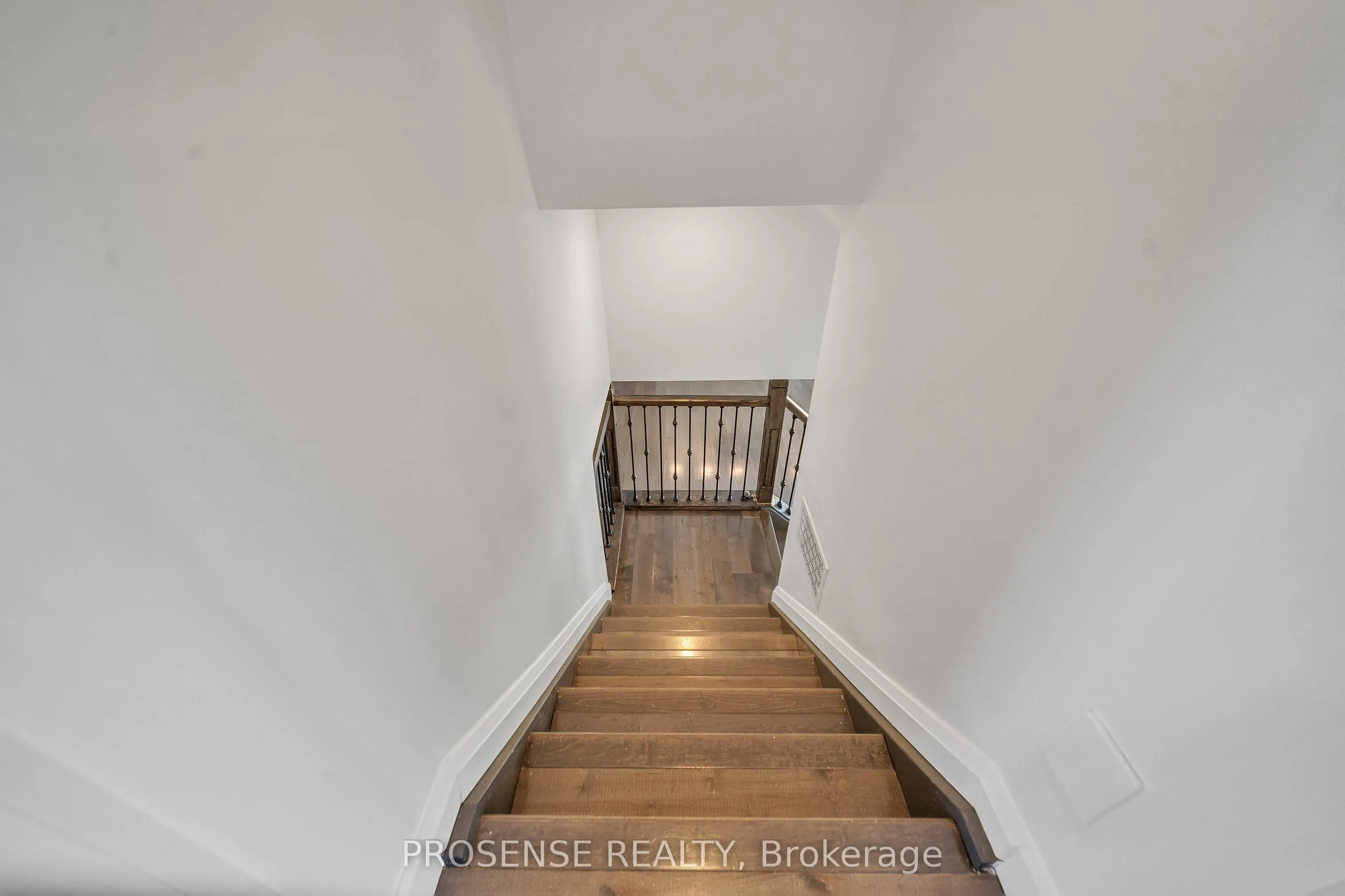 8 Vanderbrent Crescent
