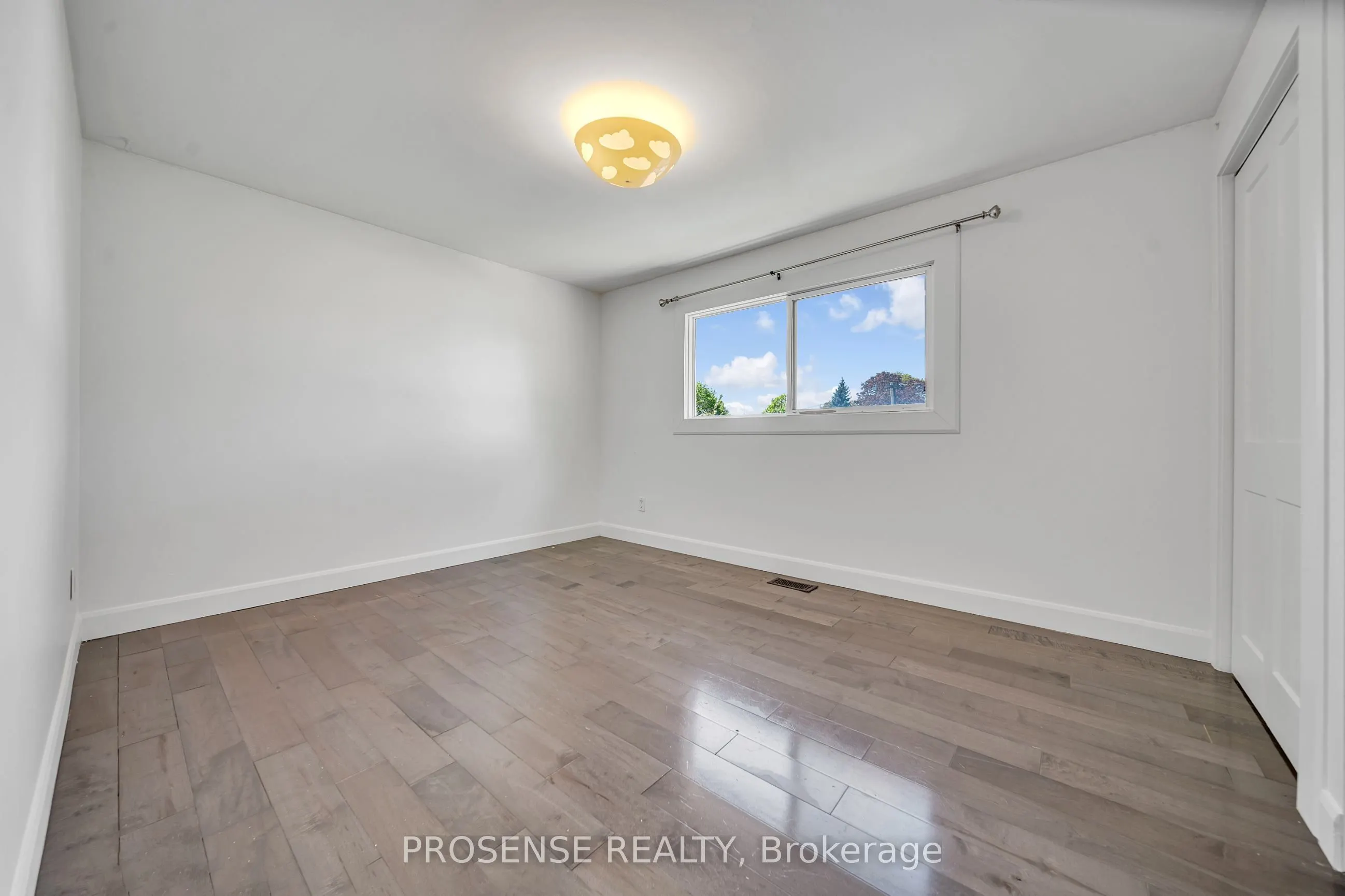 8 Vanderbrent Crescent