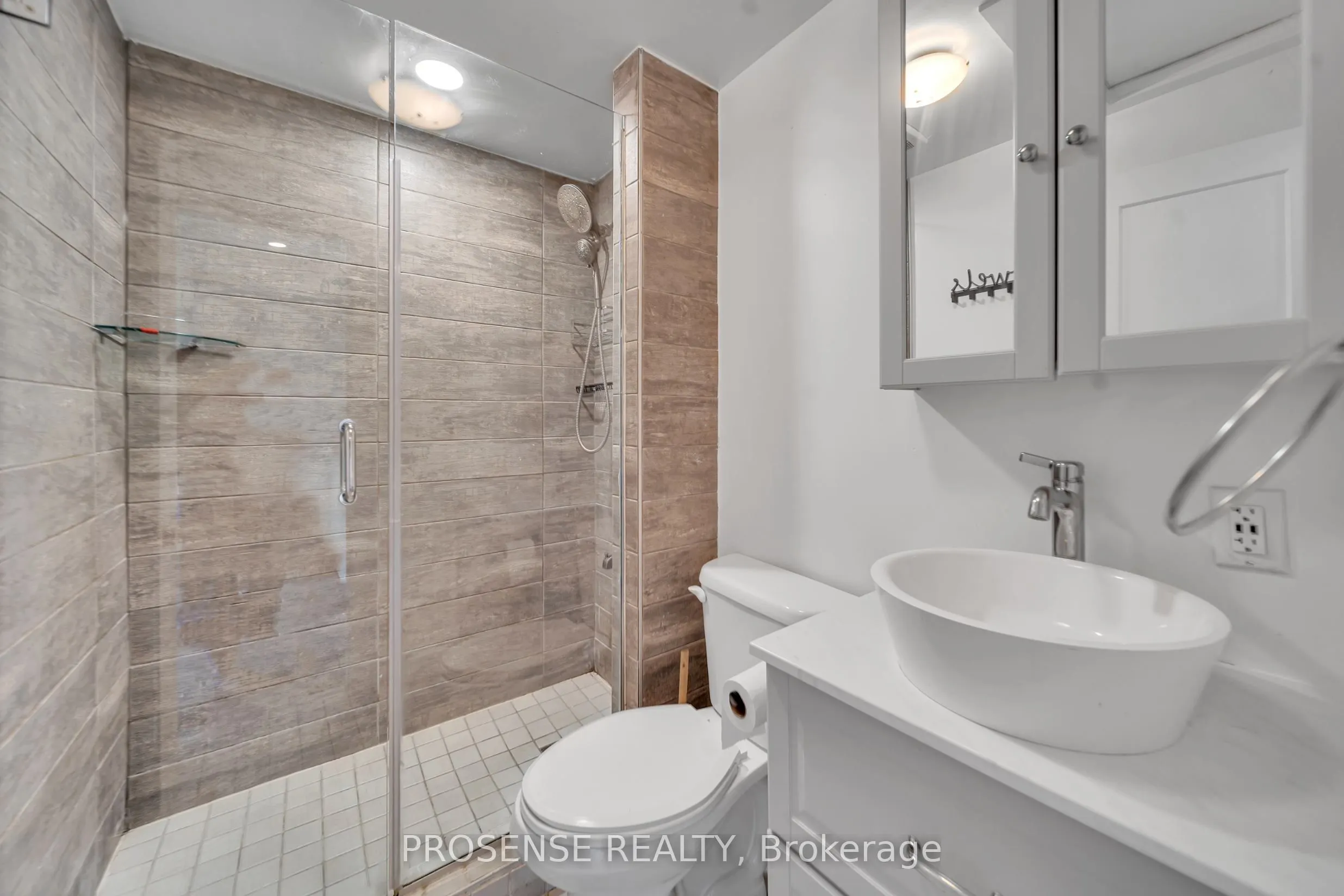 8 Vanderbrent Crescent