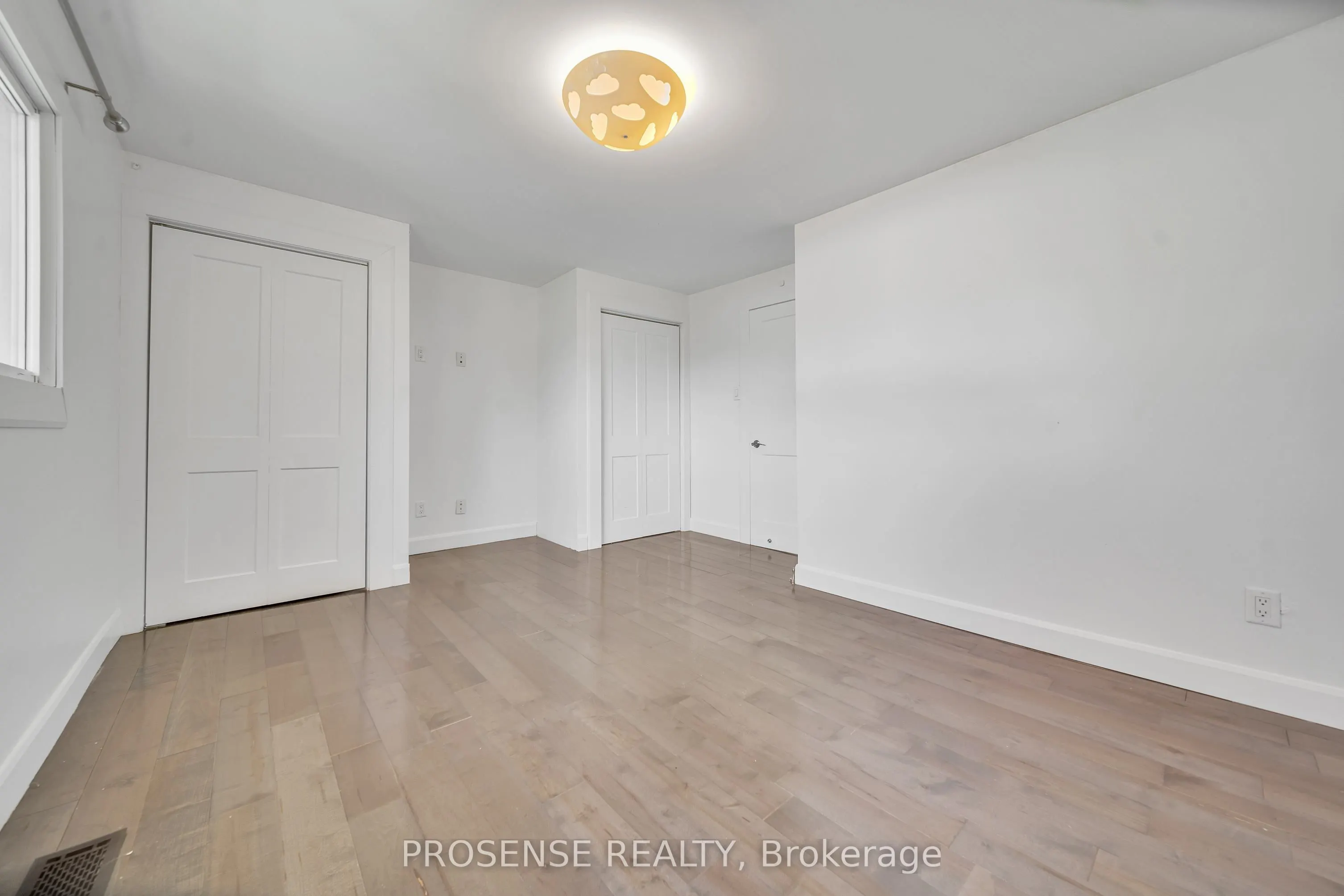 8 Vanderbrent Crescent