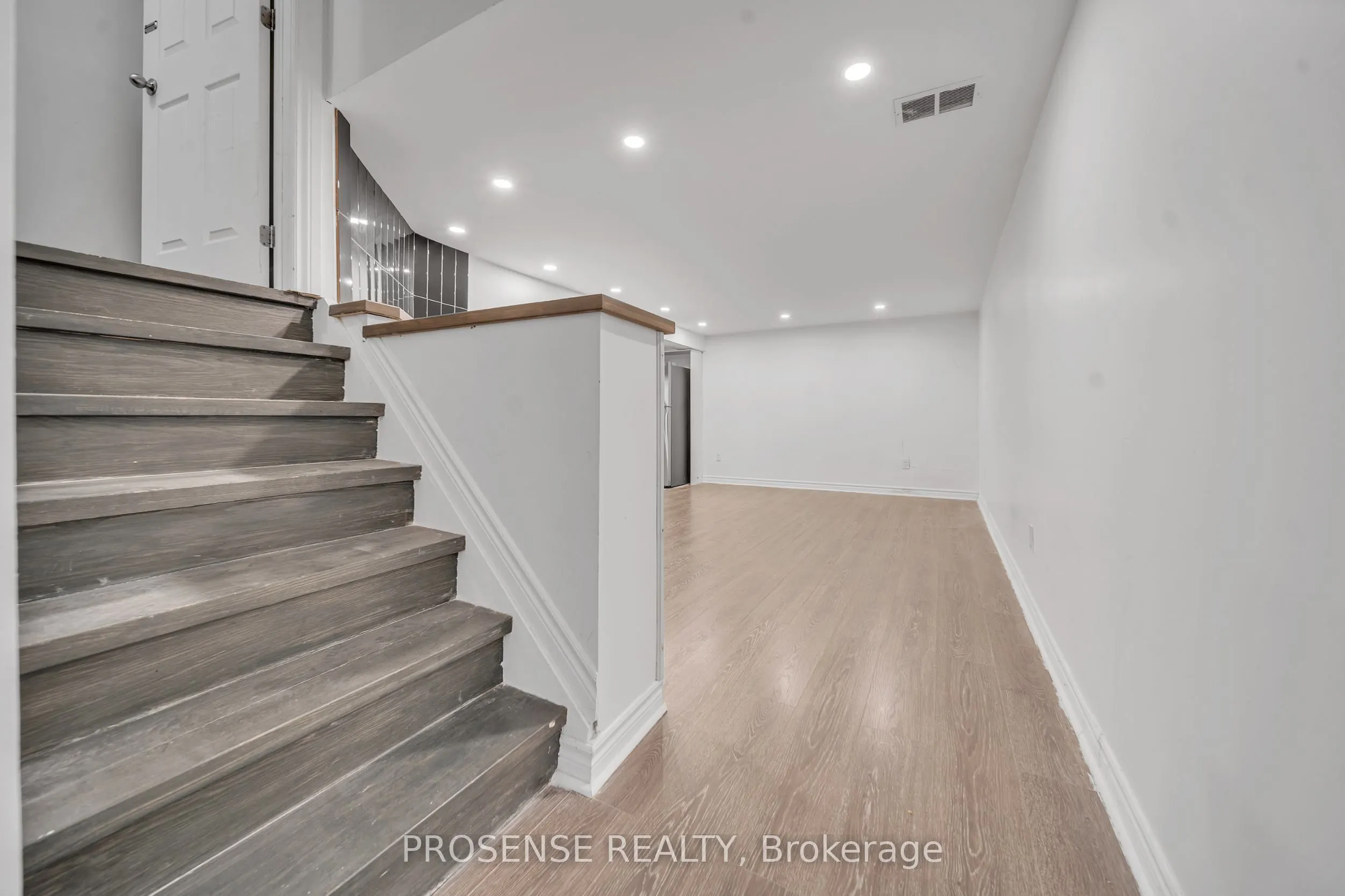 8 Vanderbrent Crescent