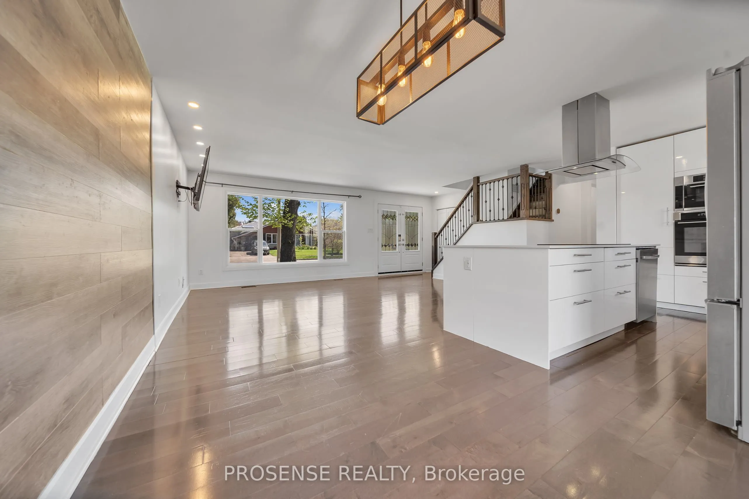 8 Vanderbrent Crescent