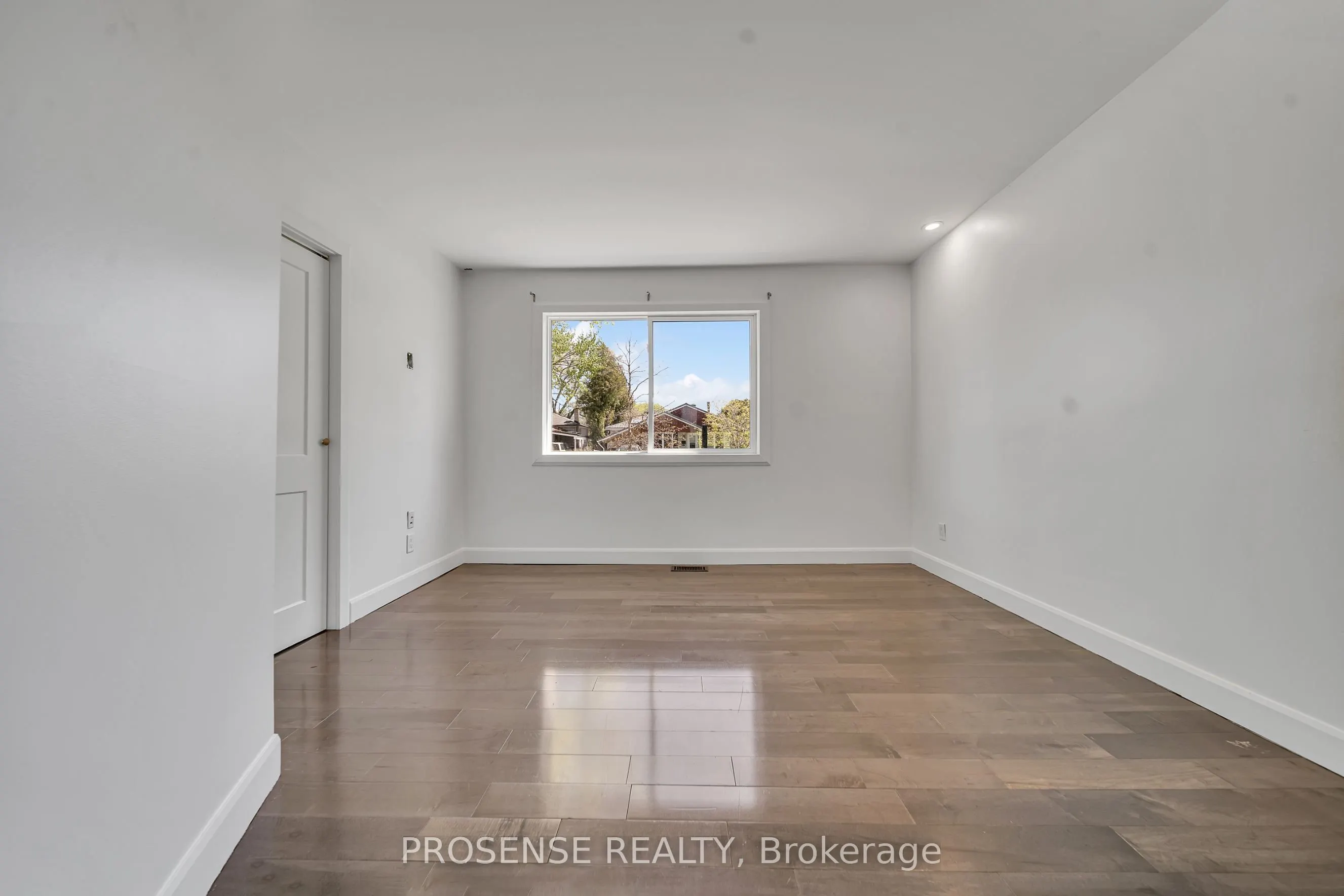 8 Vanderbrent Crescent