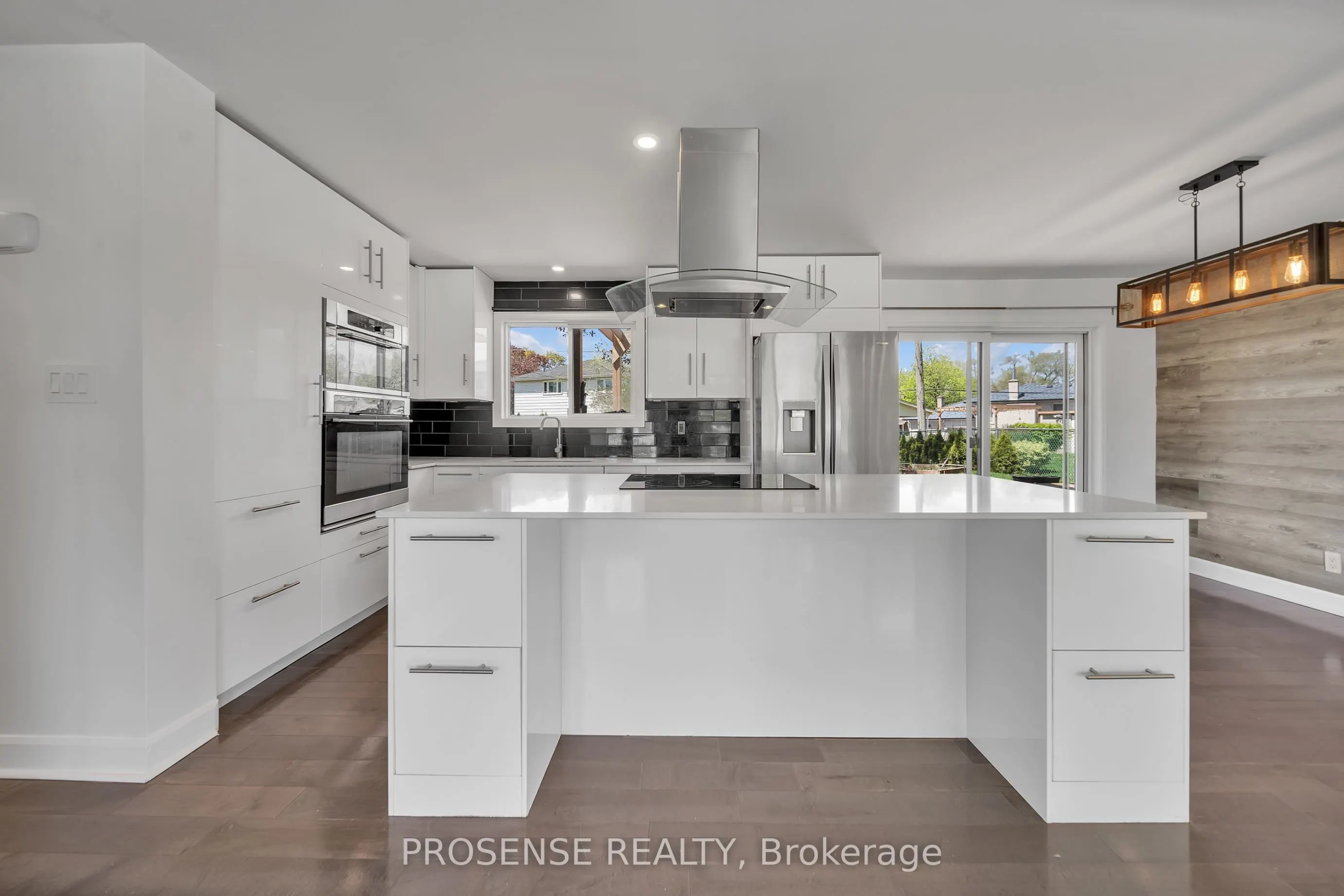 8 Vanderbrent Crescent