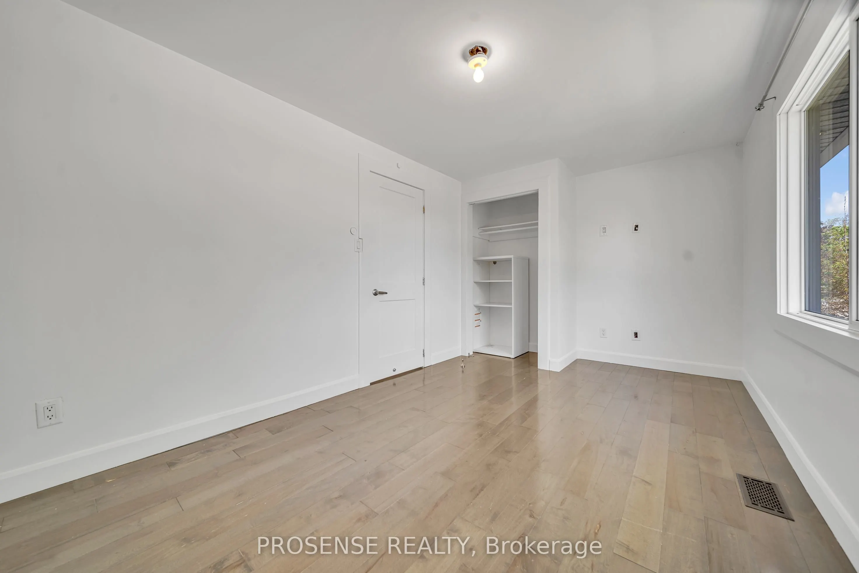 8 Vanderbrent Crescent