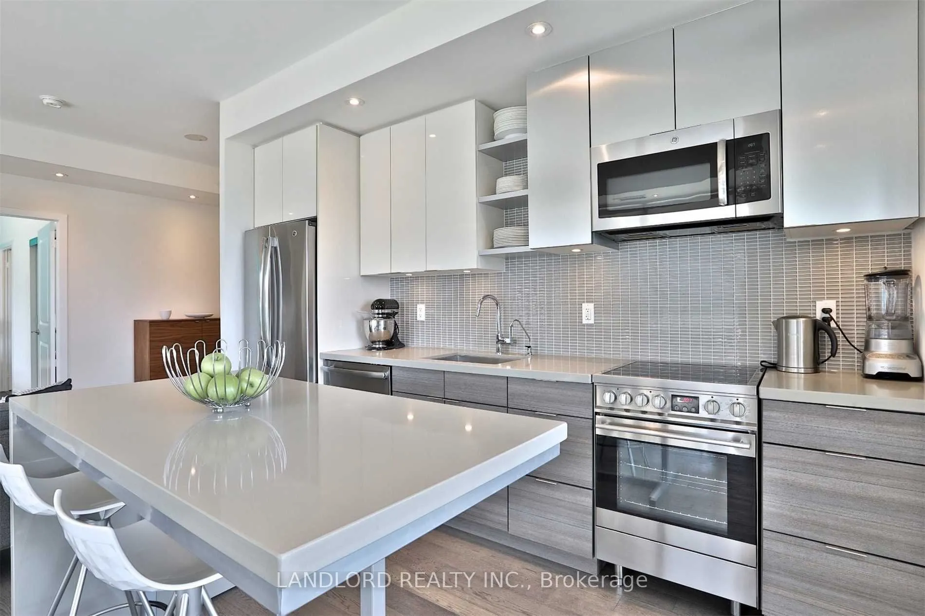 33 Shore Breeze Drive, #410