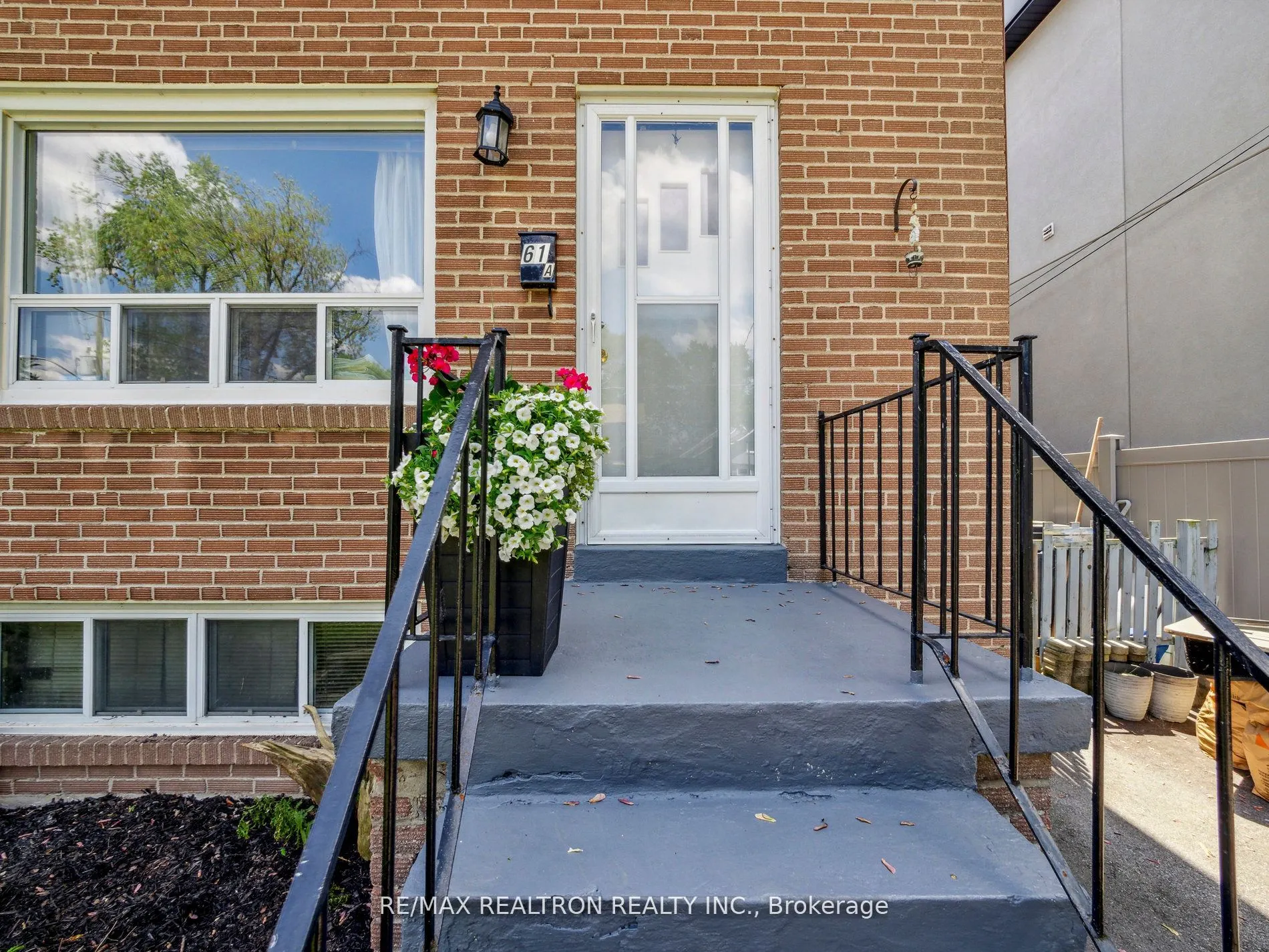61A Woodbury Road
