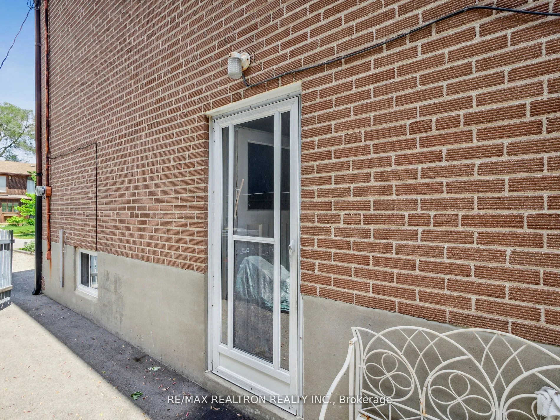 61A Woodbury Road