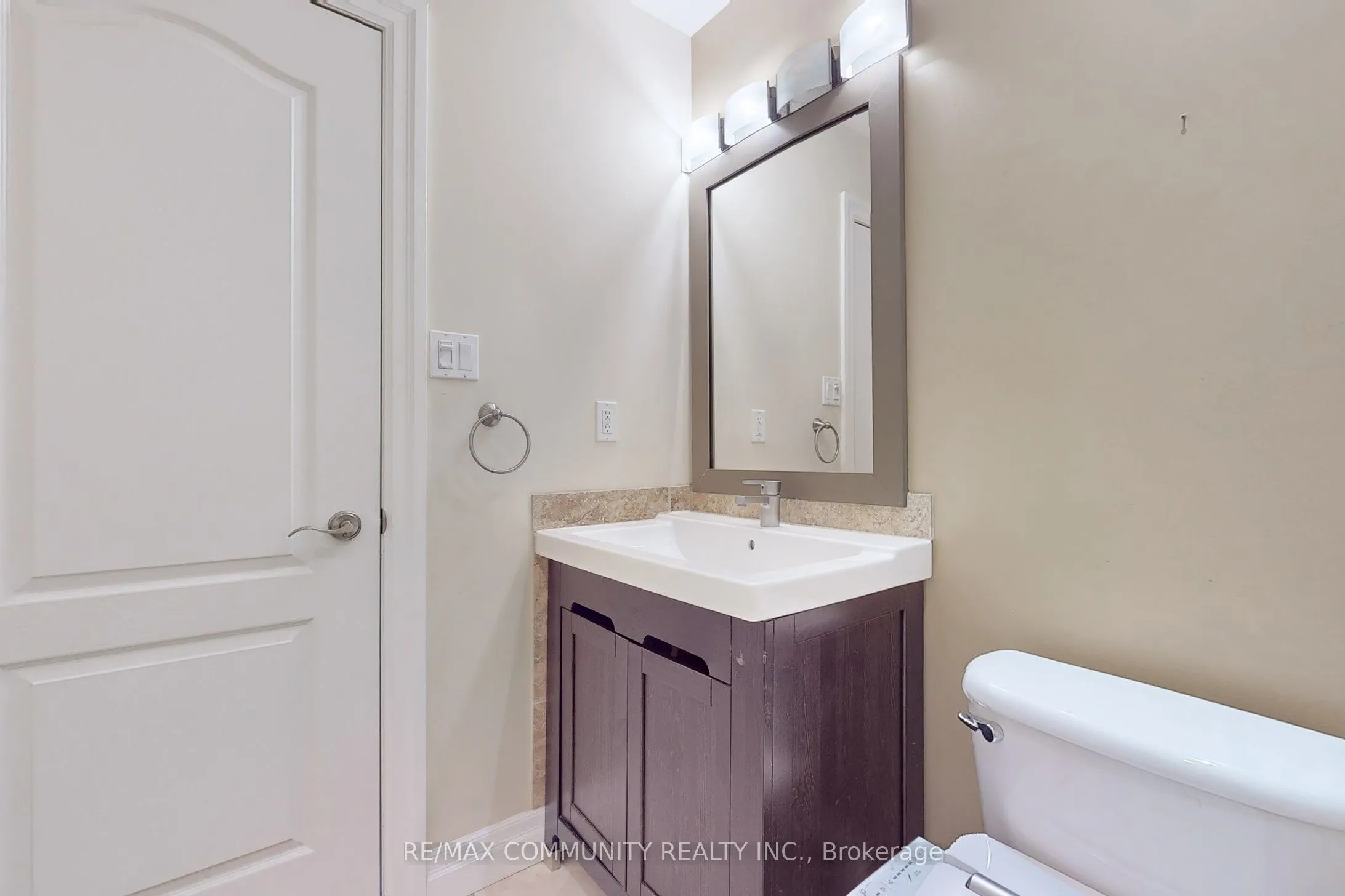 3030 Lakeshore Boulevard W, #8