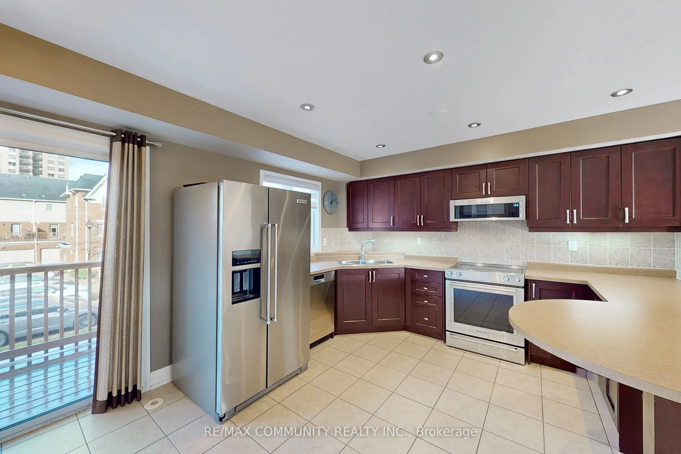 3030 Lakeshore Boulevard W, #8