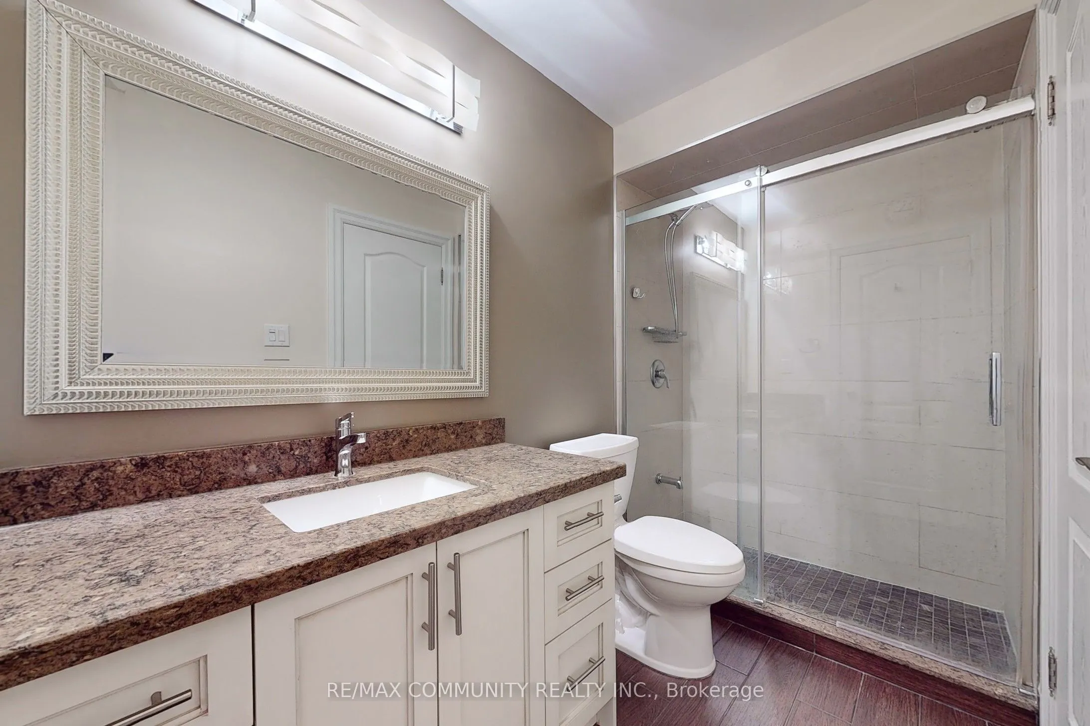 3030 Lakeshore Boulevard W, #8