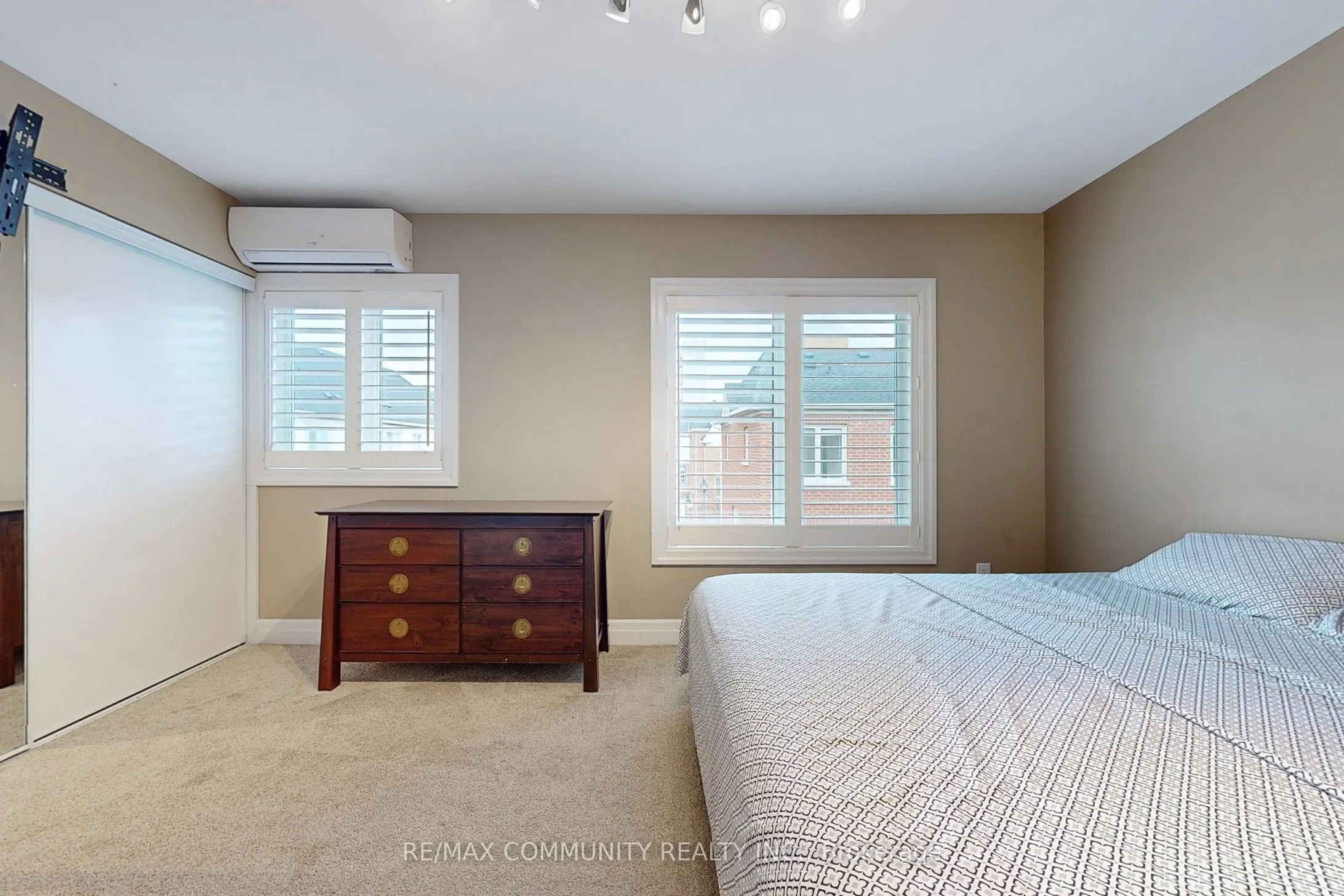 3030 Lakeshore Boulevard W, #8