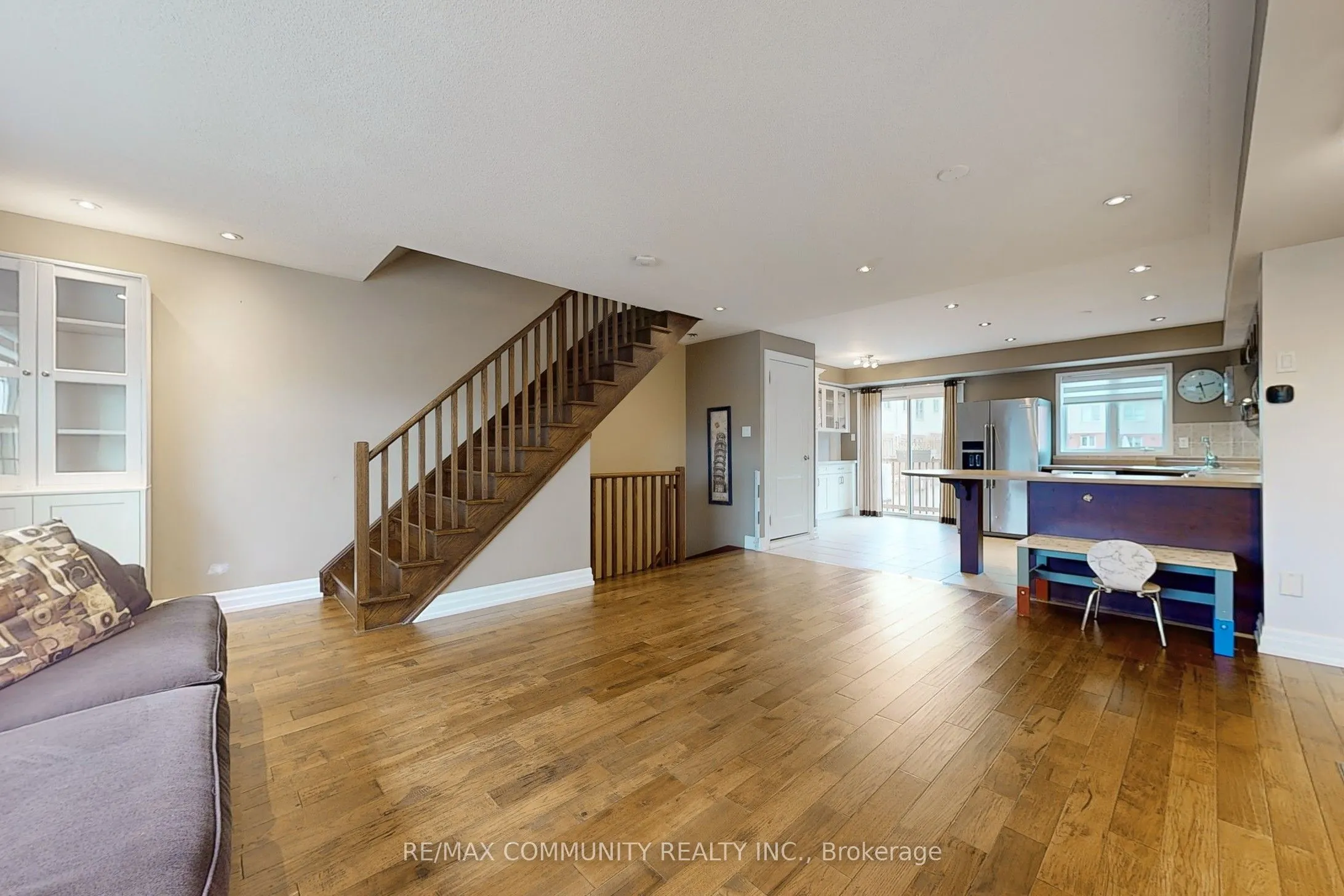 3030 Lakeshore Boulevard W, #8