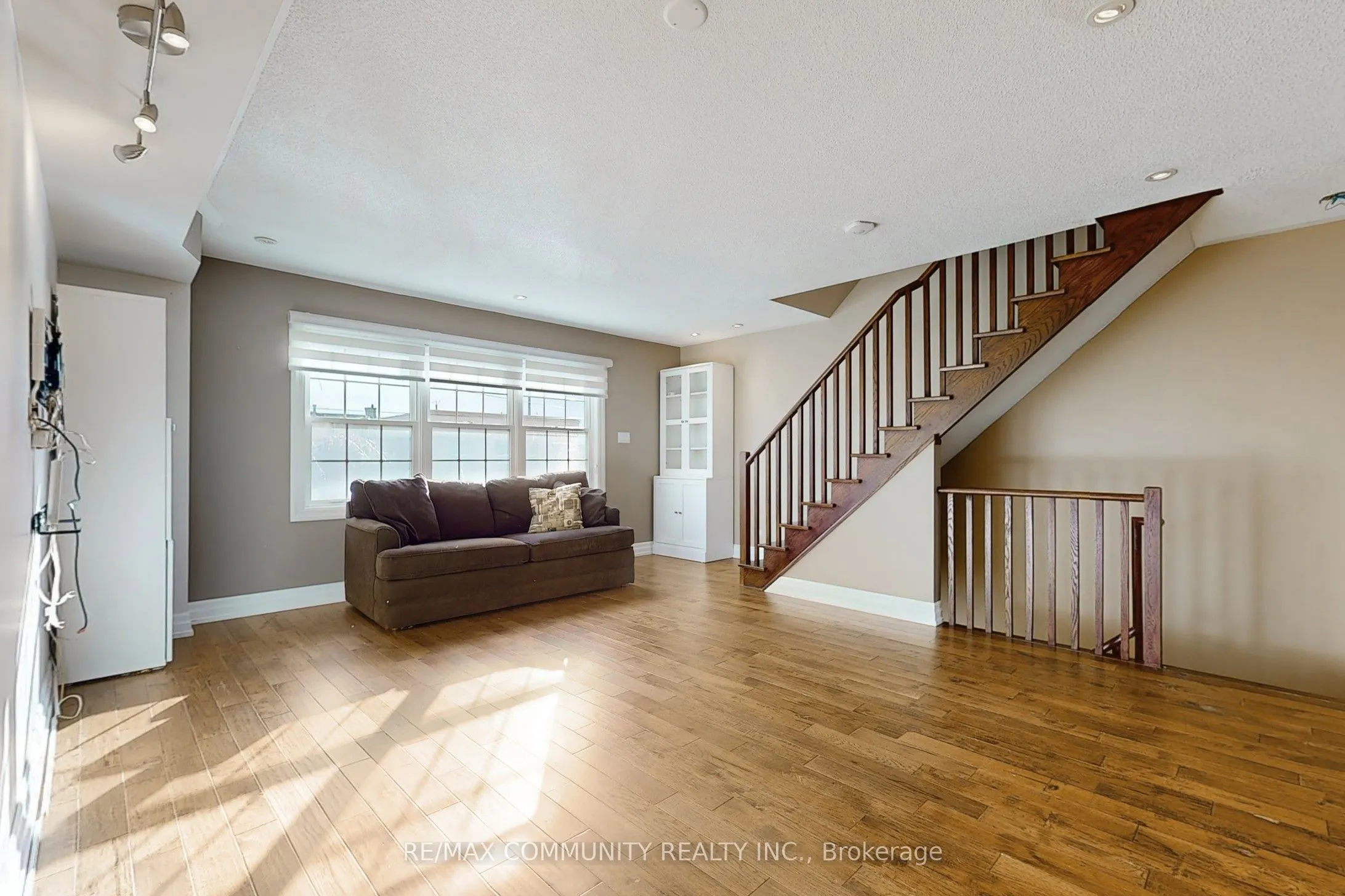 3030 Lakeshore Boulevard W, #8