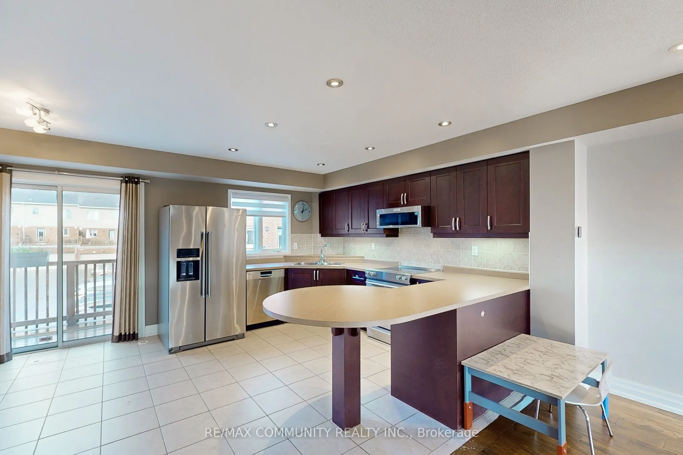 3030 Lakeshore Boulevard W, #8