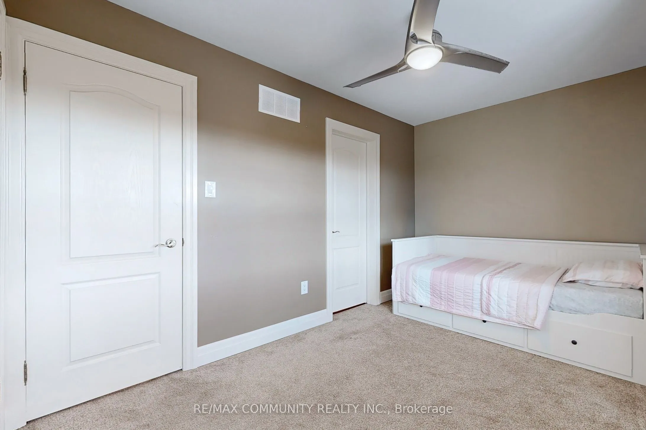 3030 Lakeshore Boulevard W, #8