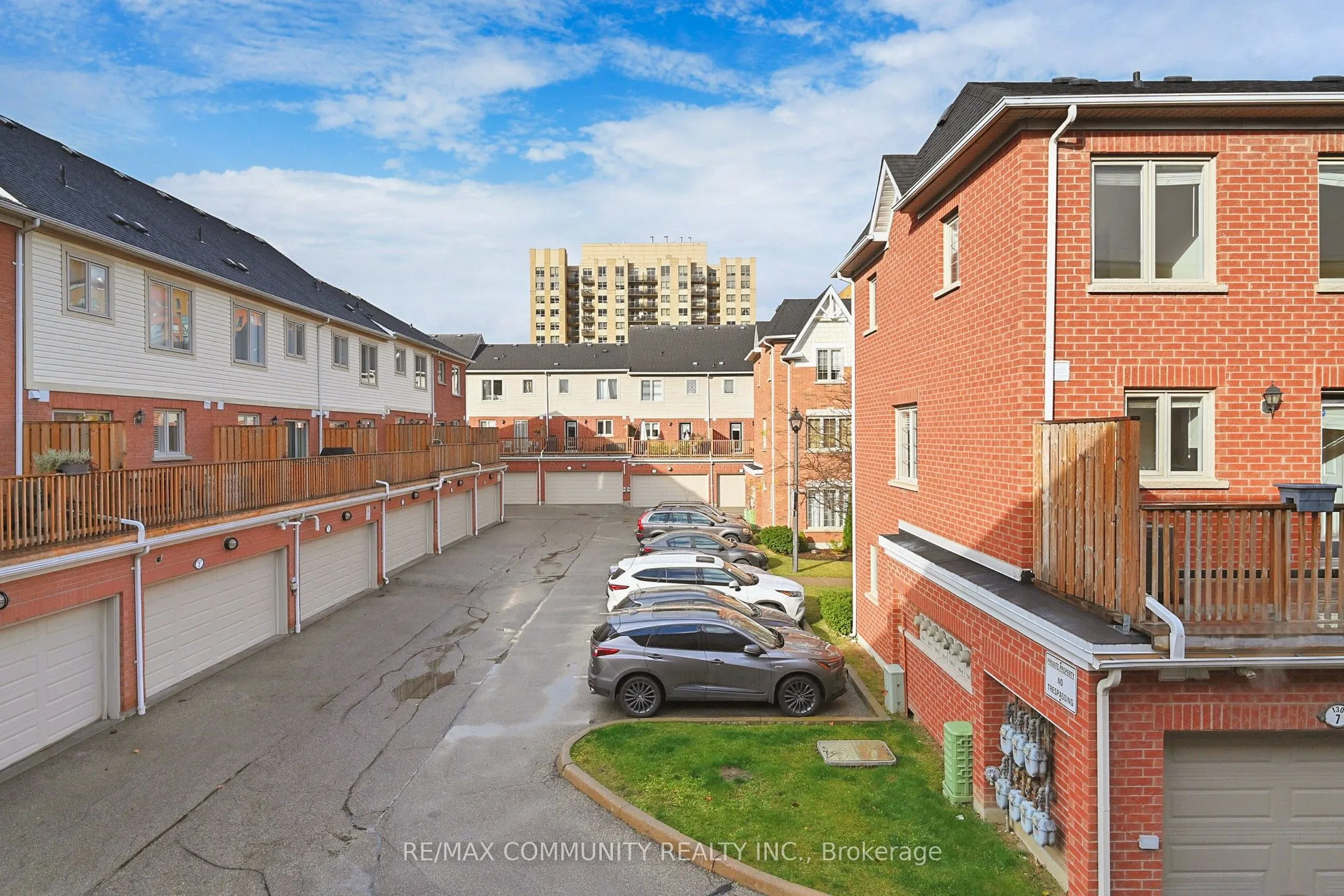 3030 Lakeshore Boulevard W, #8