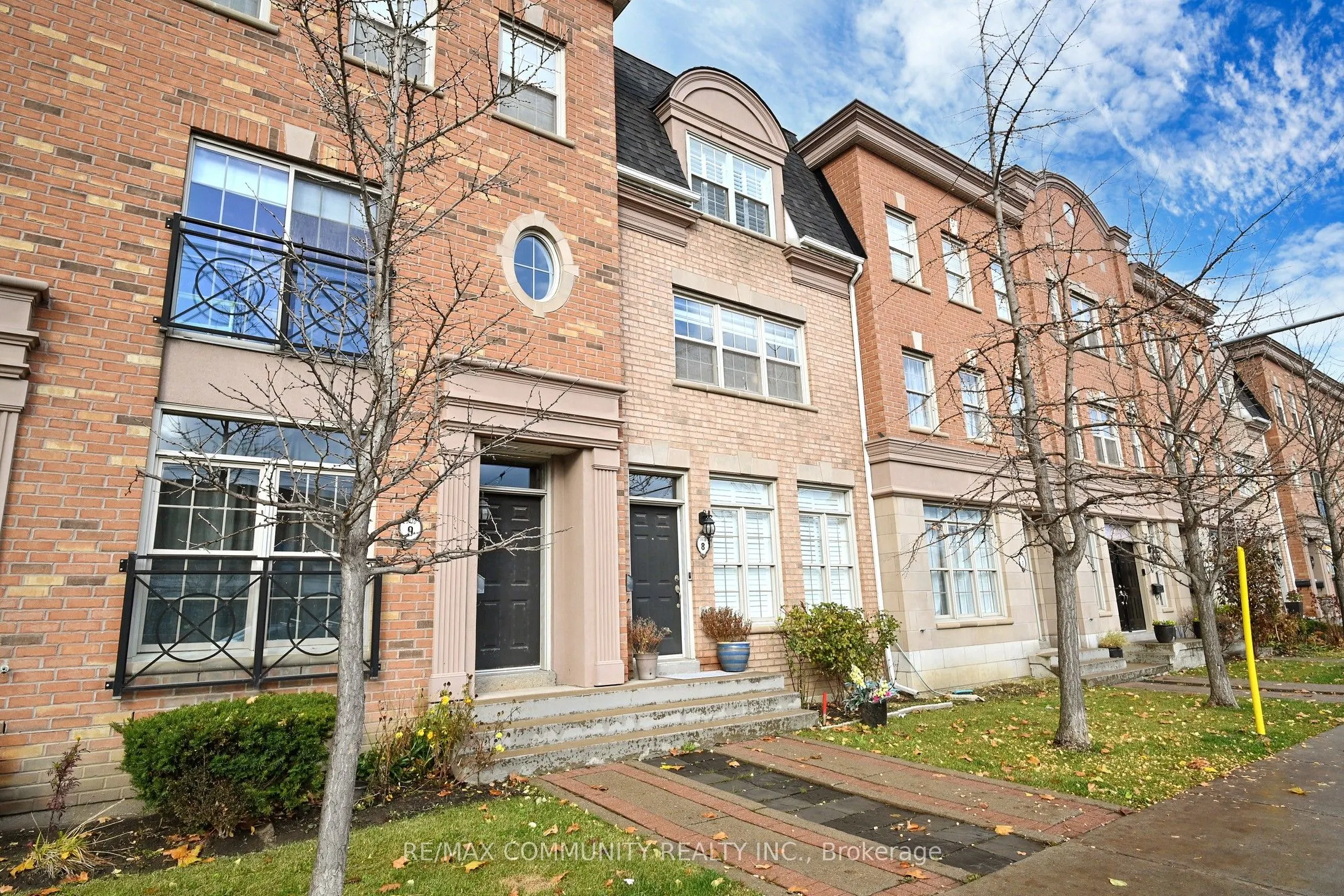 3030 Lakeshore Boulevard W, #8