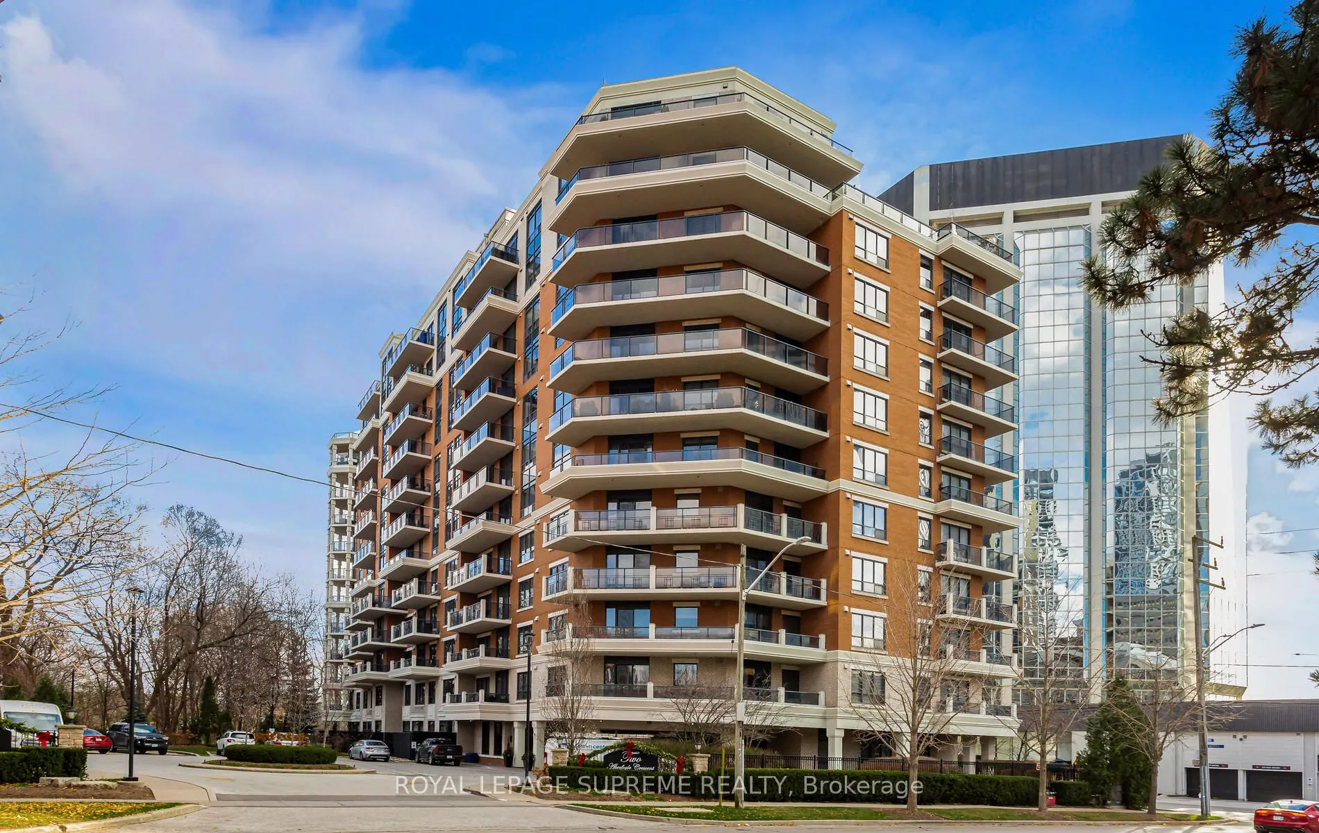 2 Aberfoyle Crescent, #411