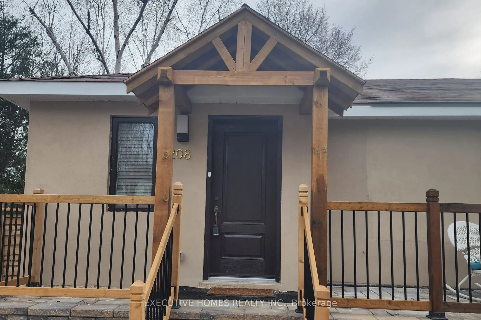 208 Glen Oak Drive