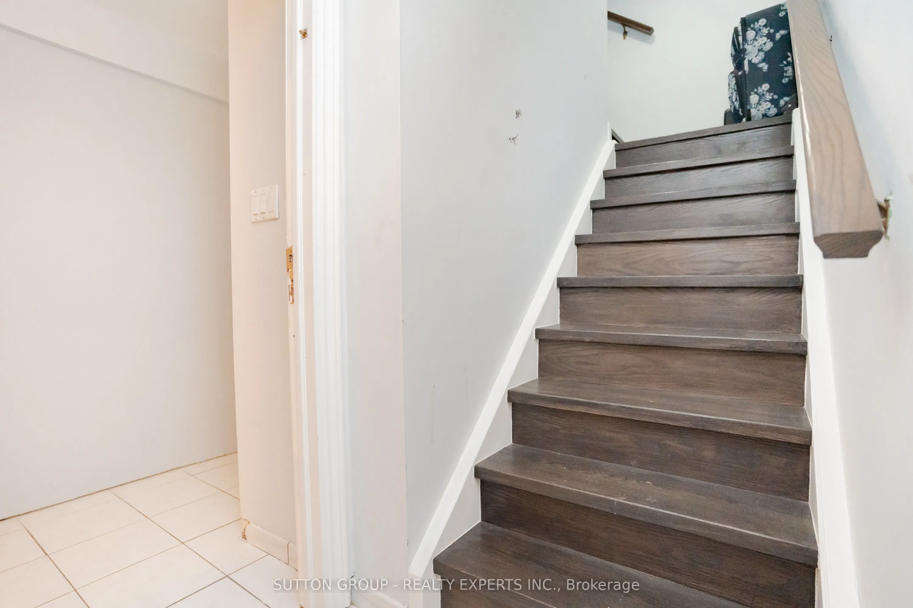 463 Rutherford Road N