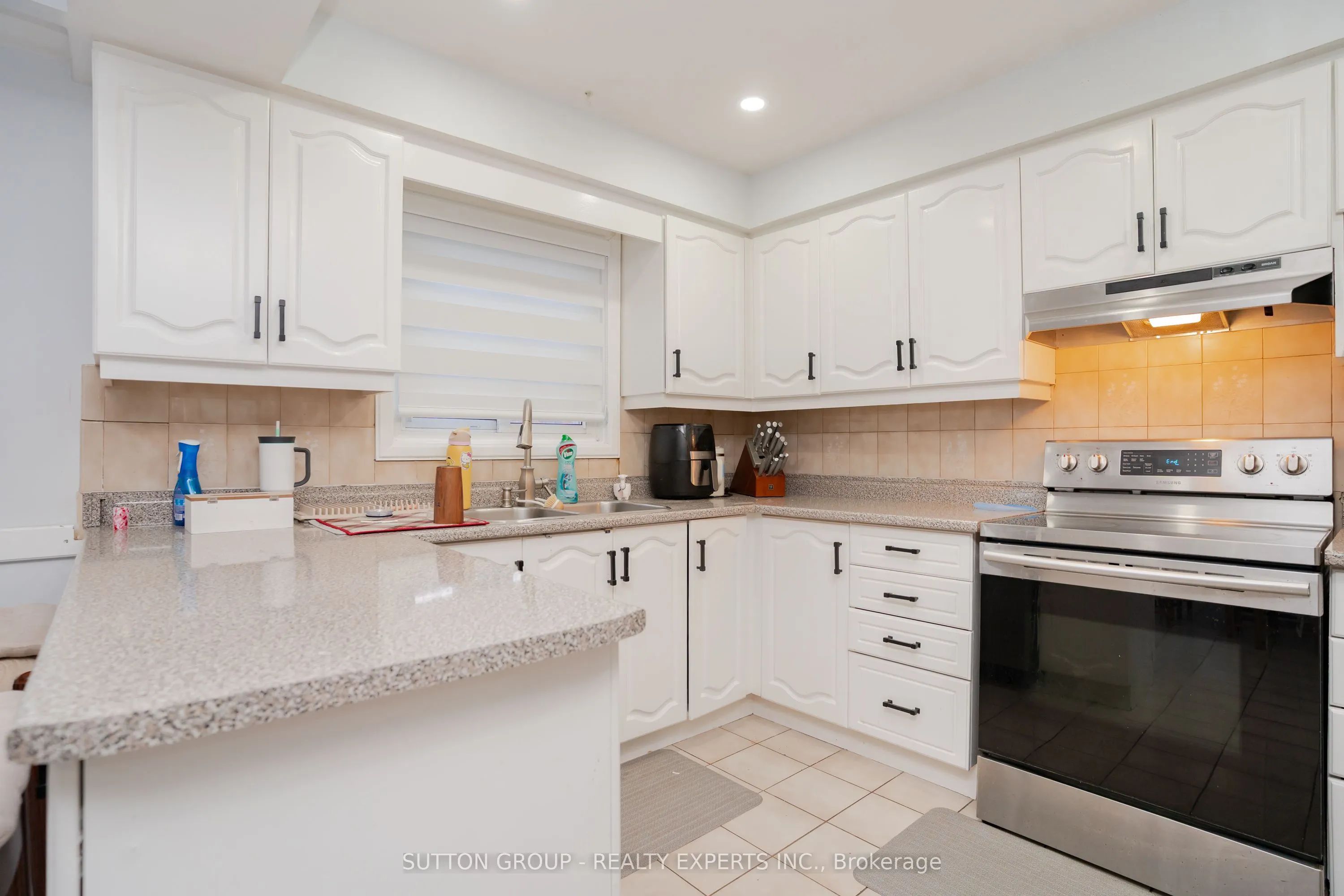 463 Rutherford Road N