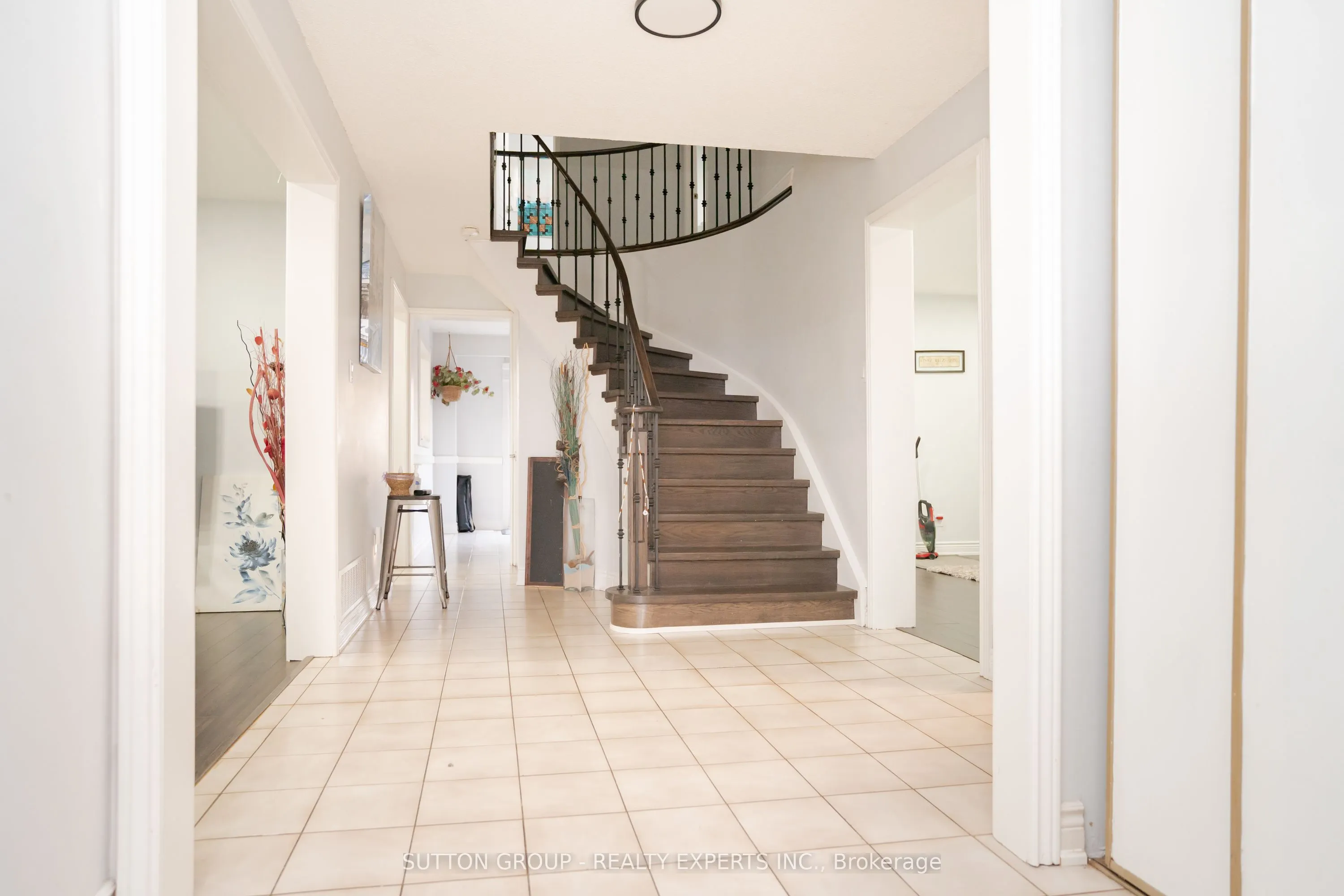 463 Rutherford Road N