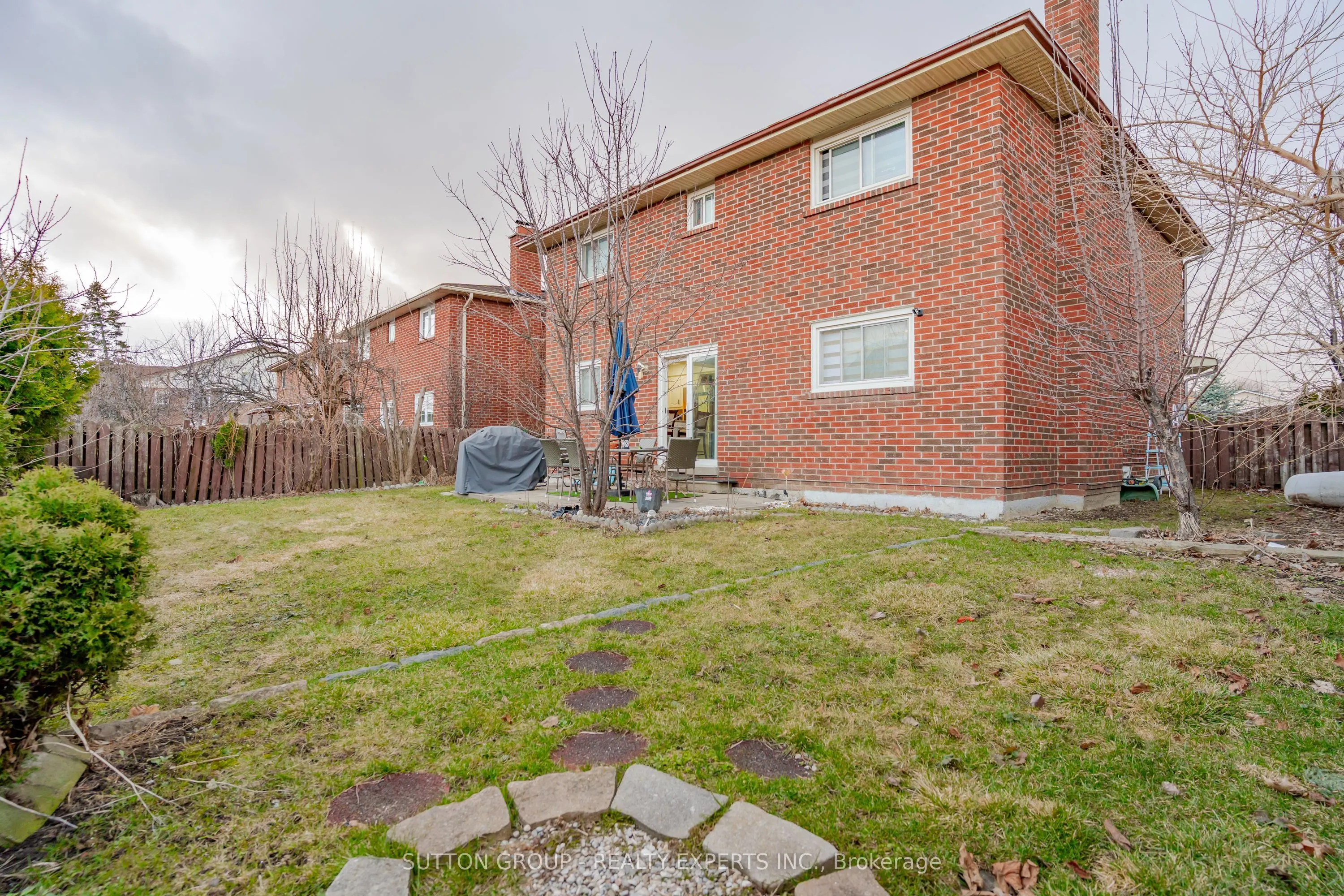 463 Rutherford Road N