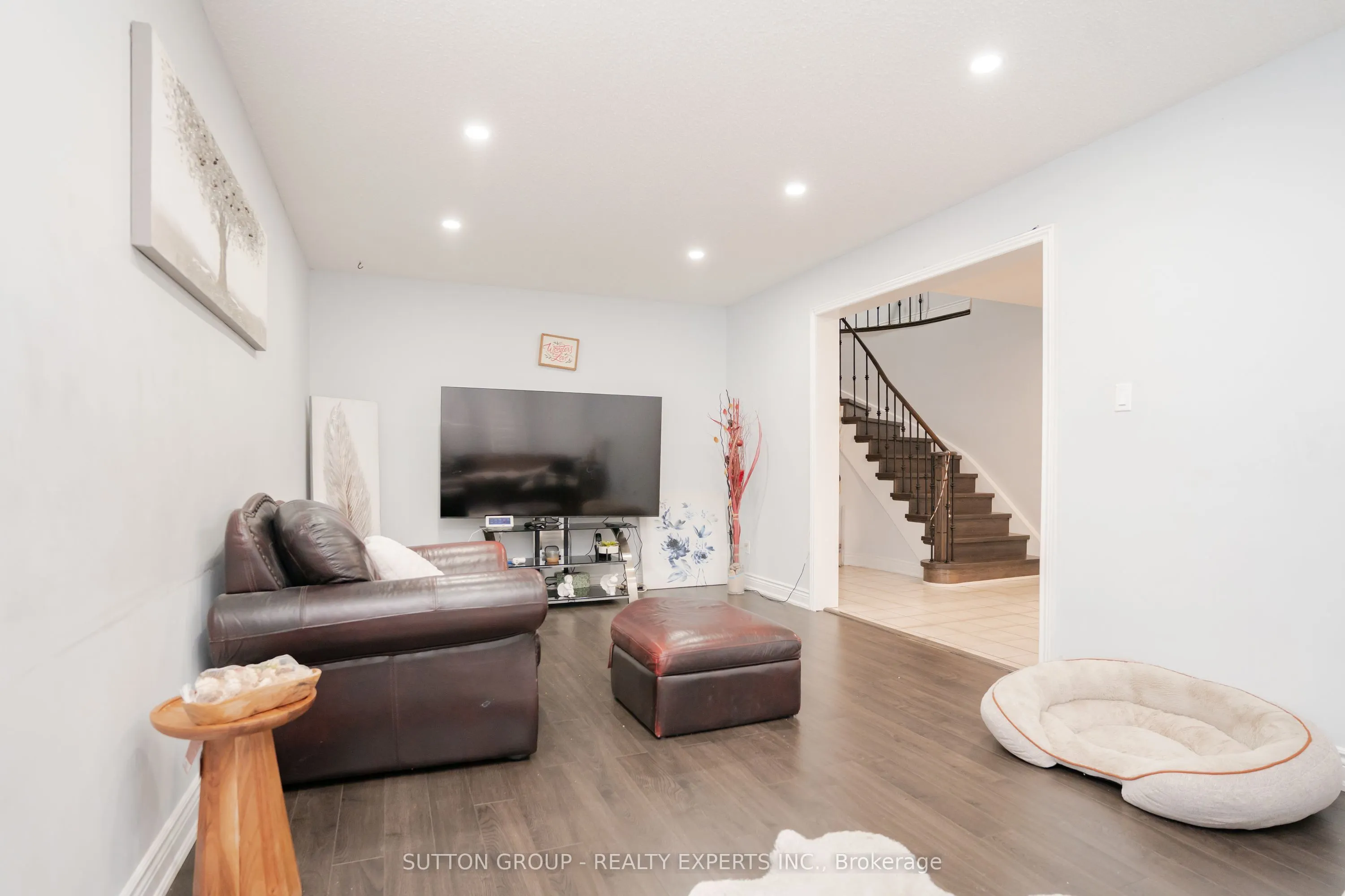 463 Rutherford Road N